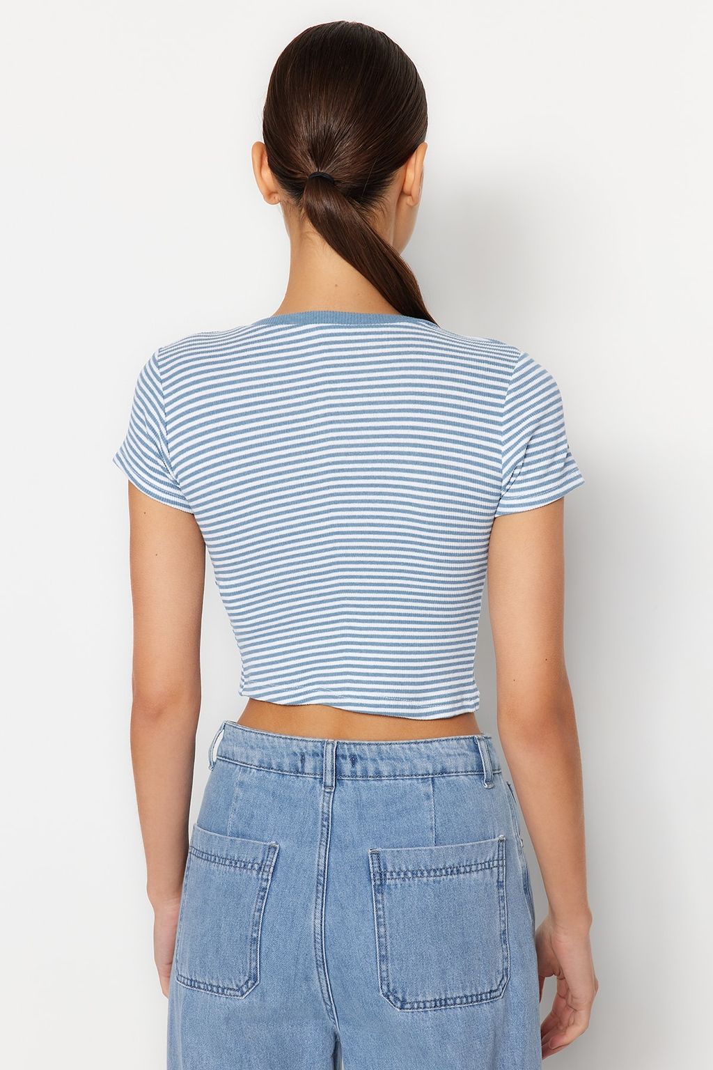 Trendyolmilla Lacivert Cizgili-K?rm?z? Duz 2li Paket Fitted/Vucuda Oturan Crop Fitilli Orme Bluz TWOSS23BZ00388  фото 14