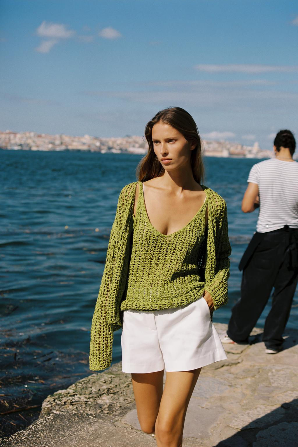 KNIT TOP WITH STRAPS