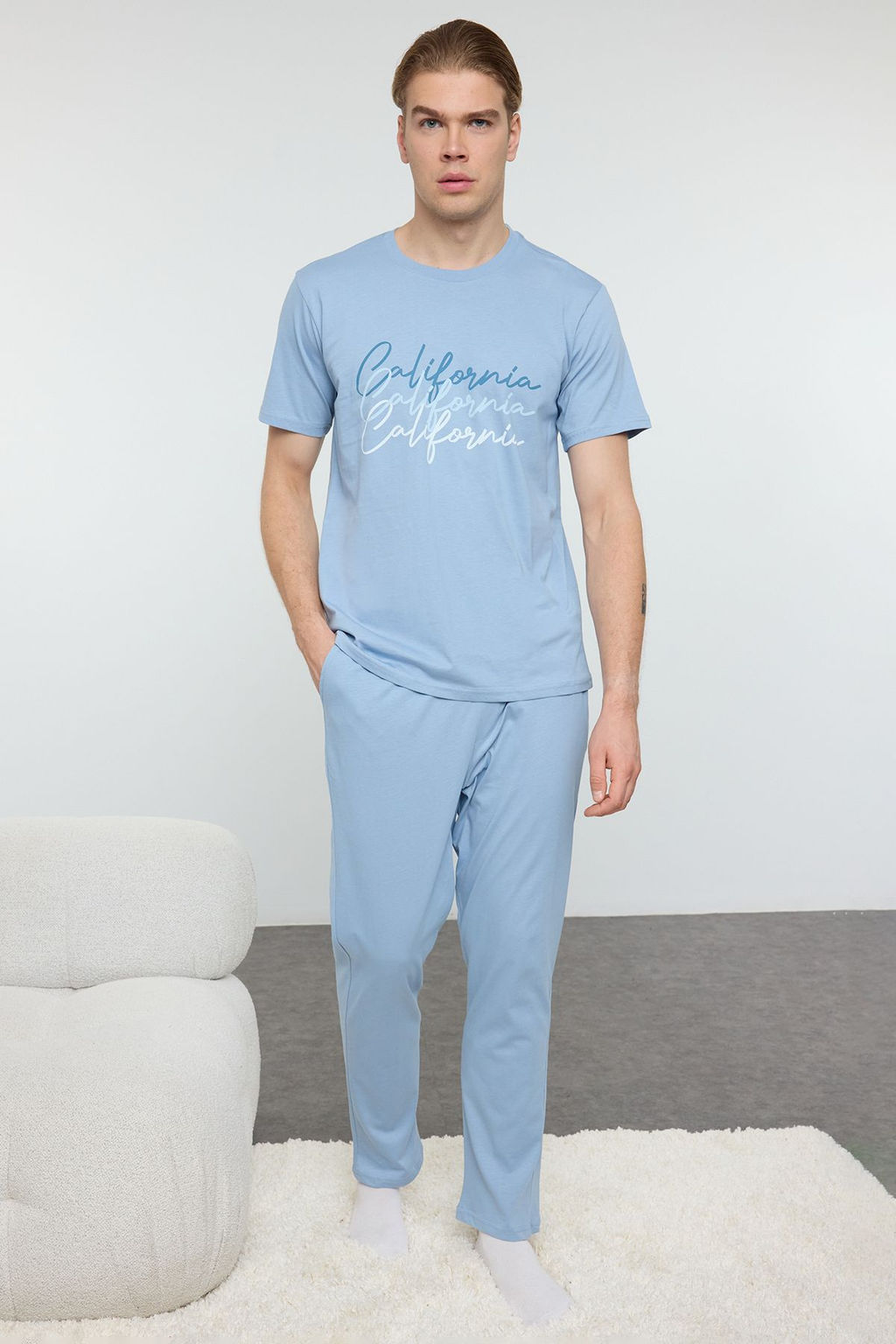 TRENDYOL MAN Yesil Regular Fit Bisiklet Yaka Bask?l? Orme %100 Pamuk Pijama Tak?m? TMNAW25PT00003