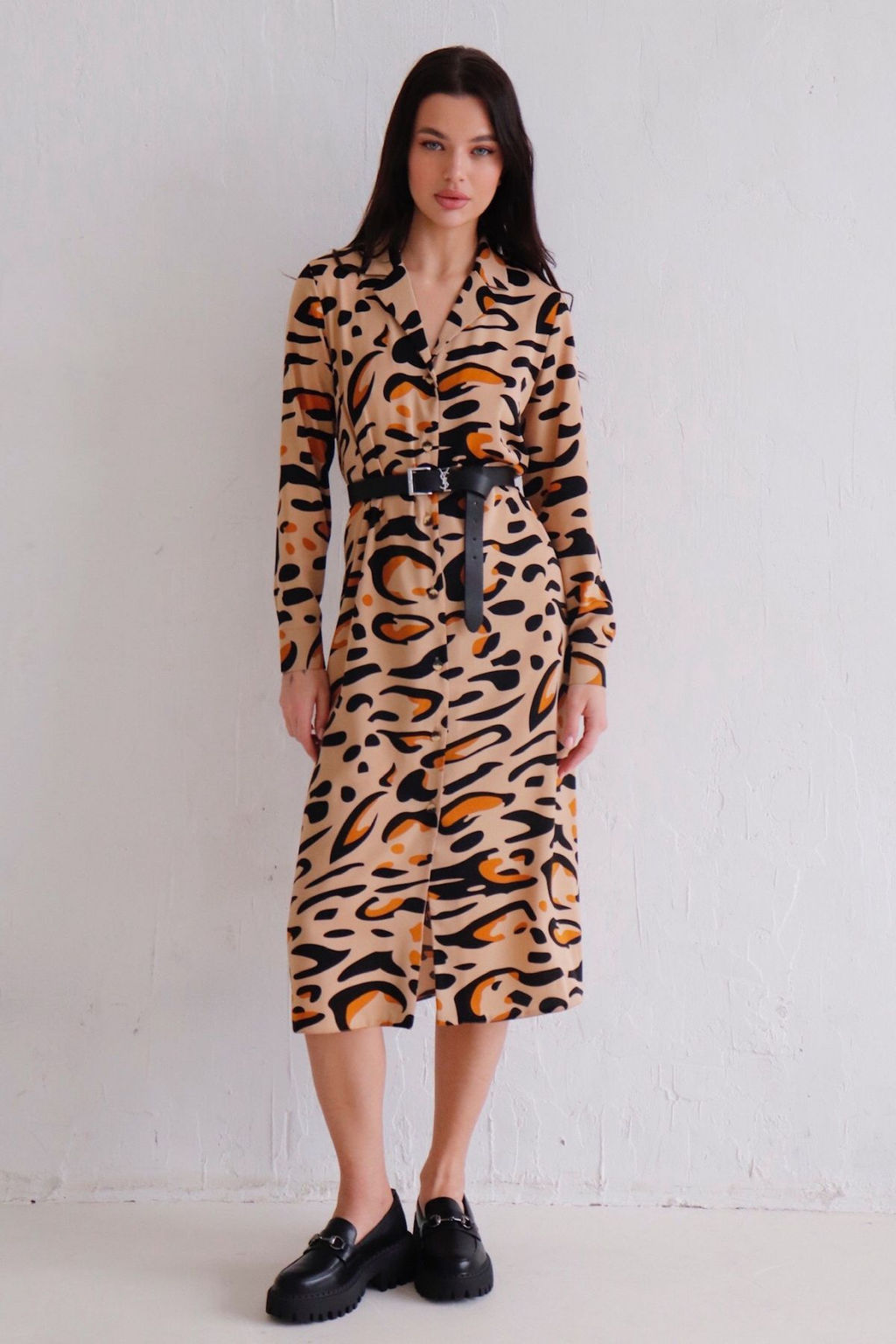 Martichelli Уценка Платье-рубашка с английским воротником бежевое с принтом