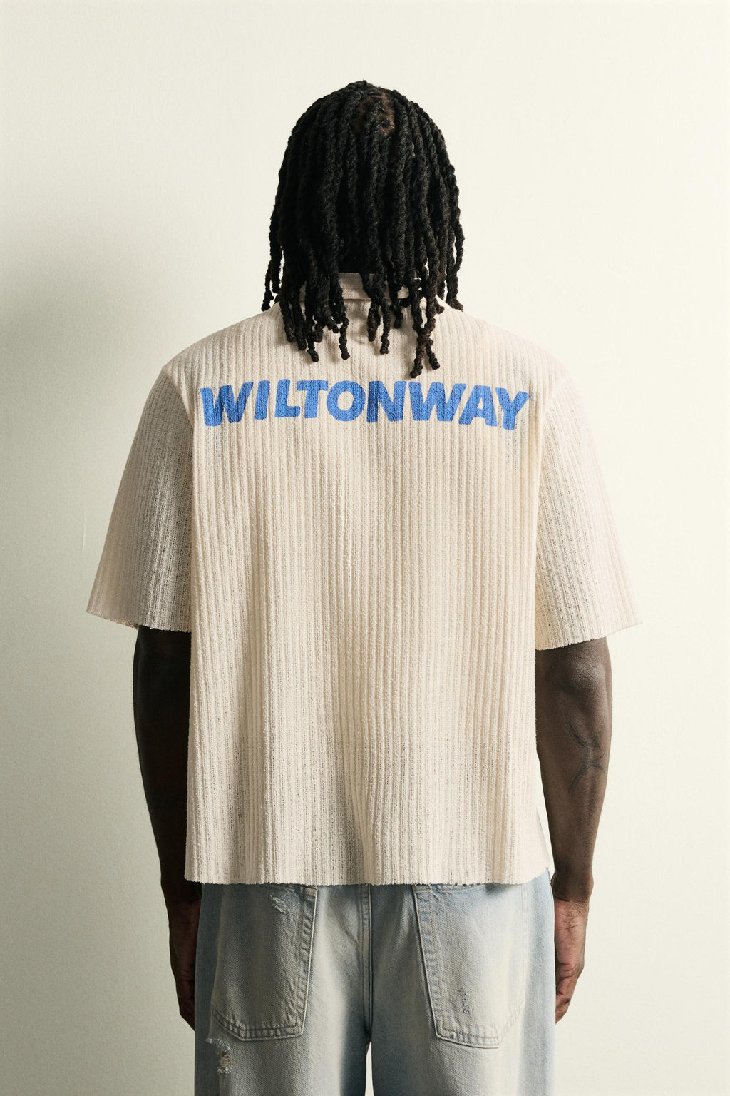 CAMISA ESTRUCTURA CALADA TEXTO ESTAMPADO / Blanco roto - Zara фото 3