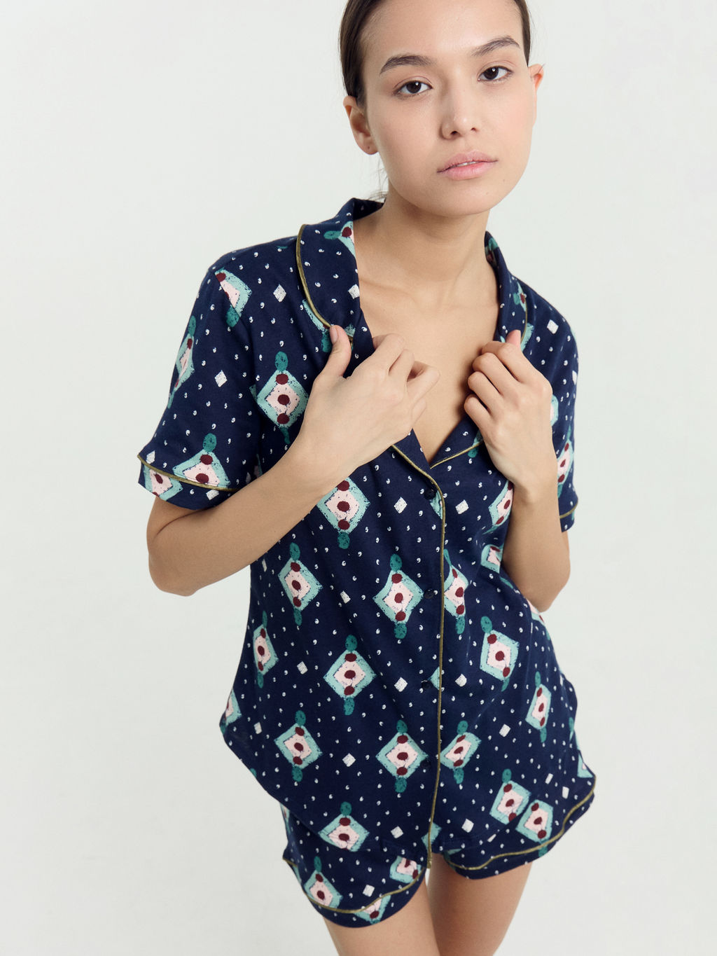 Комплект женский (жакет, шорты) темно-синий в ромбики ромбики на т.синем 592478 - Mark formelle фото 3