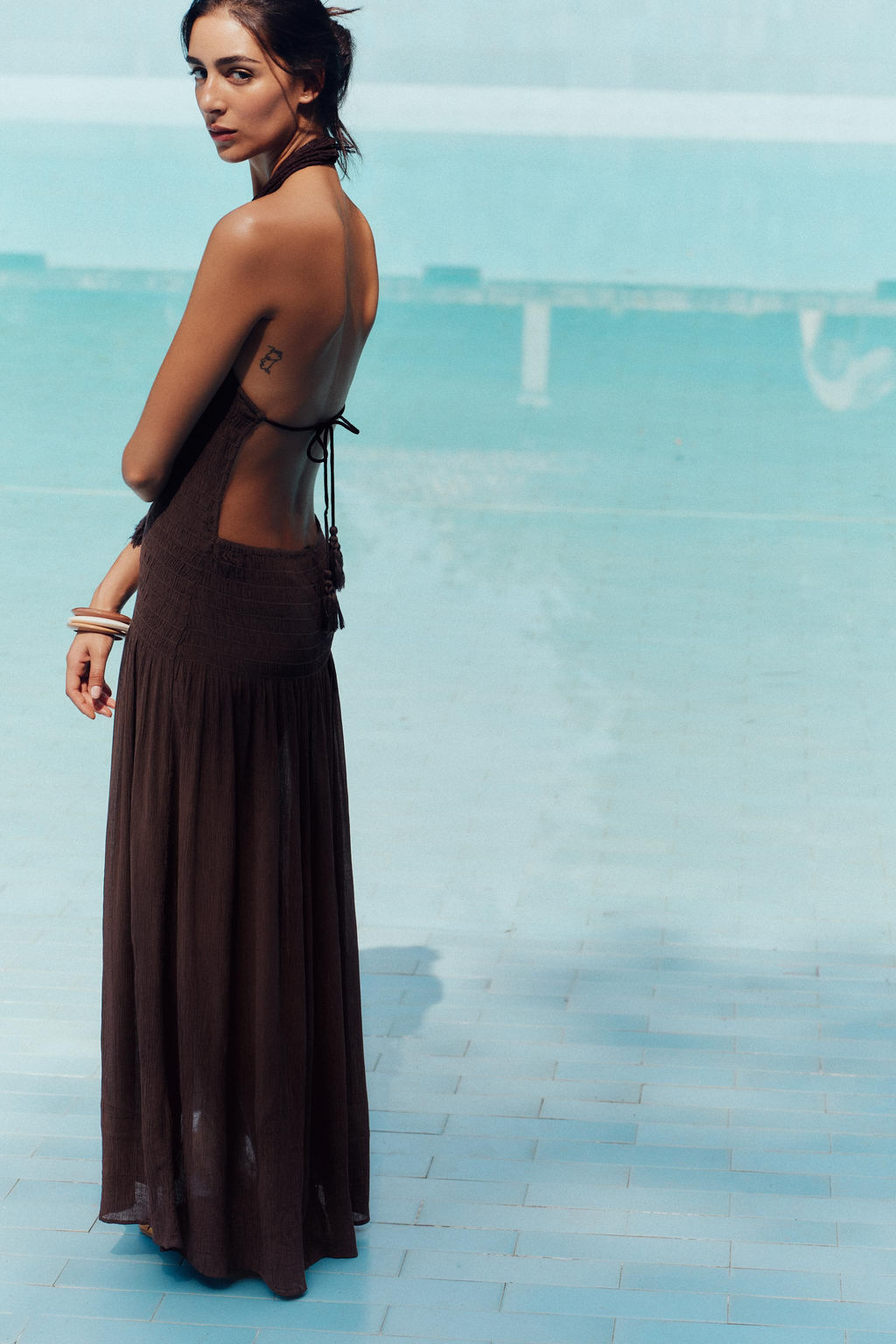 SMOCKED HALTER DRESS - Zara фото 11