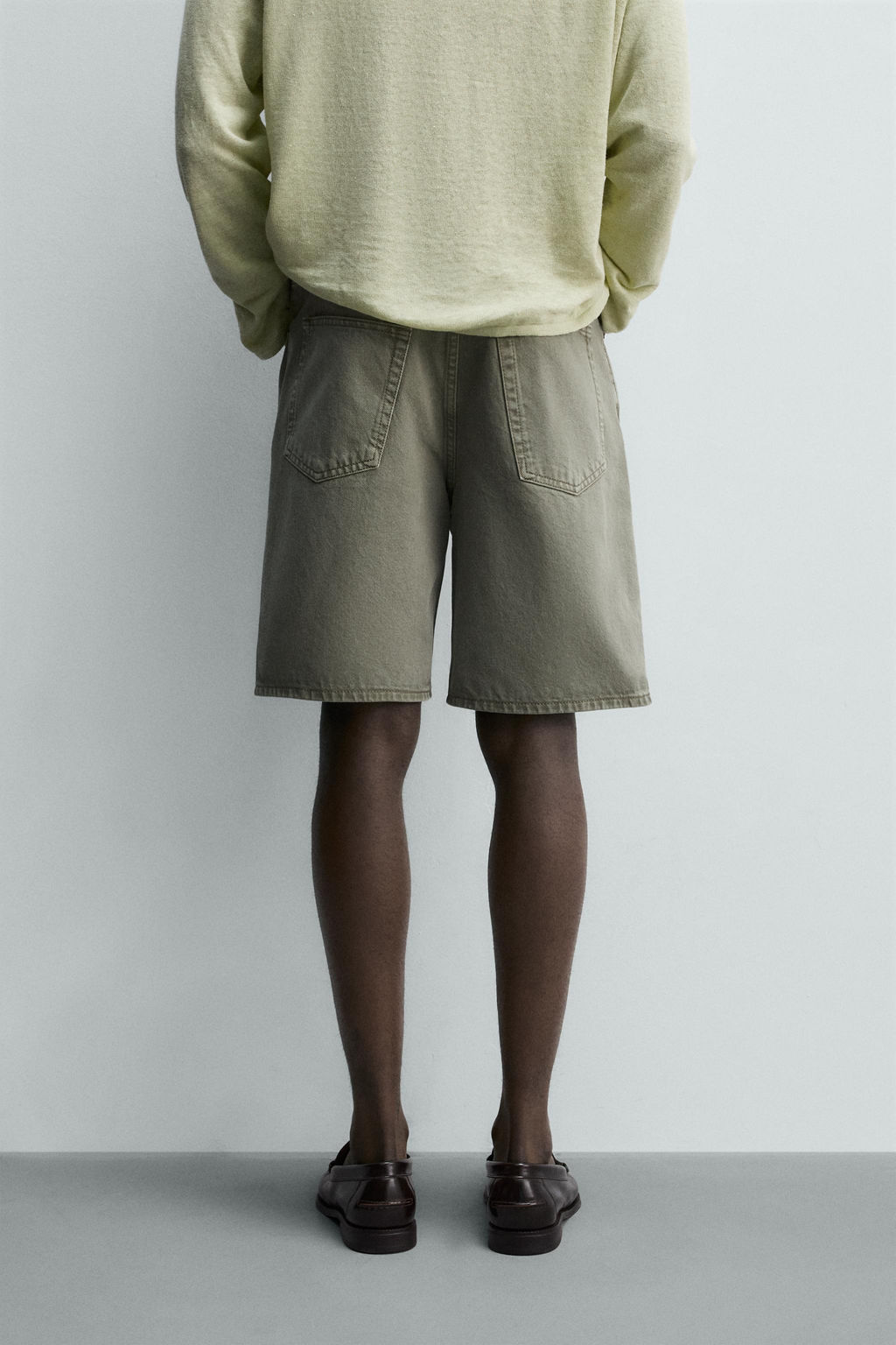 BERMUDA DENIM REGULAR FIT / Verde gris