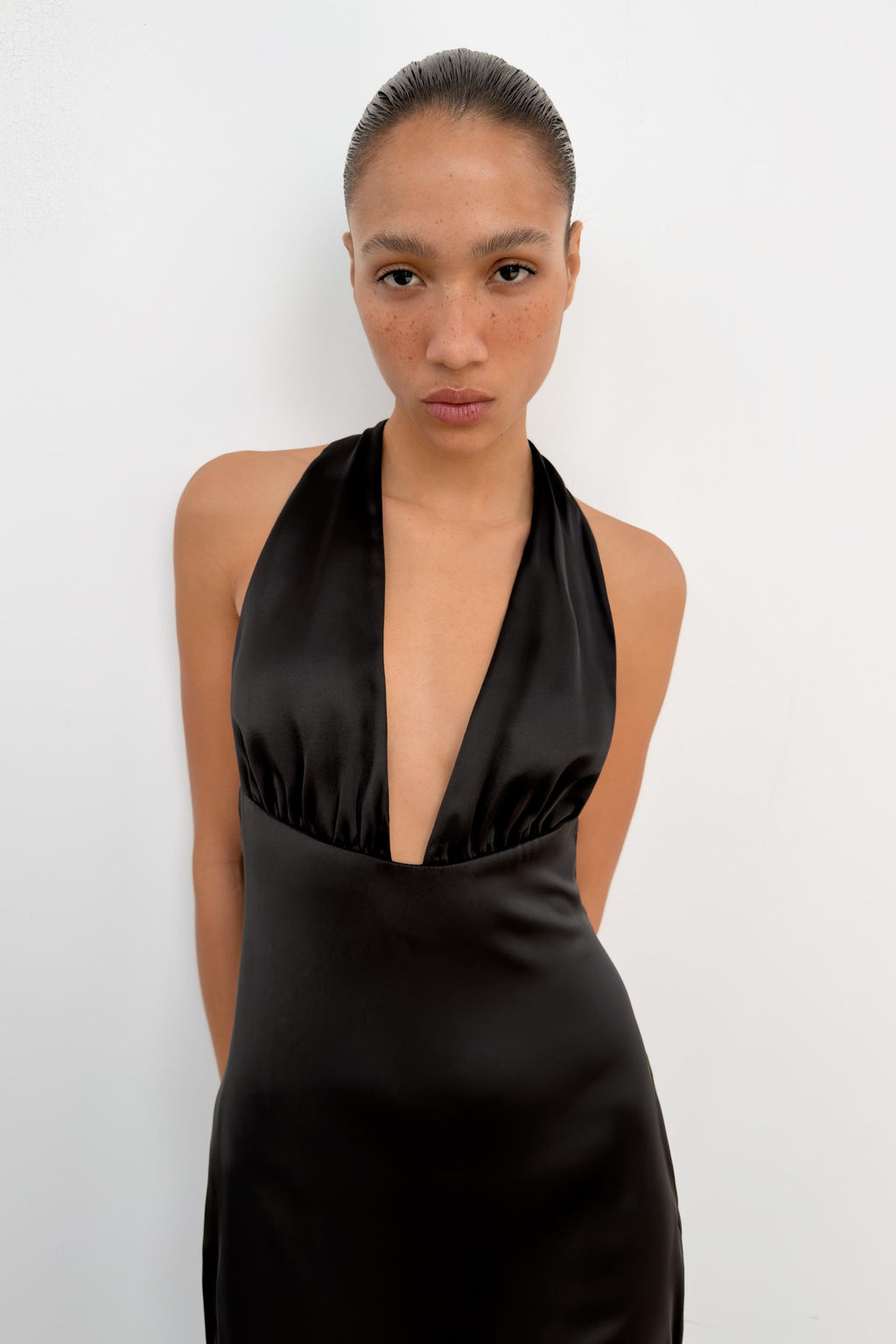 VESTIDO HALTER SATINADO ESTAMPADO ANIMAL / Negro - Zara фото 2
