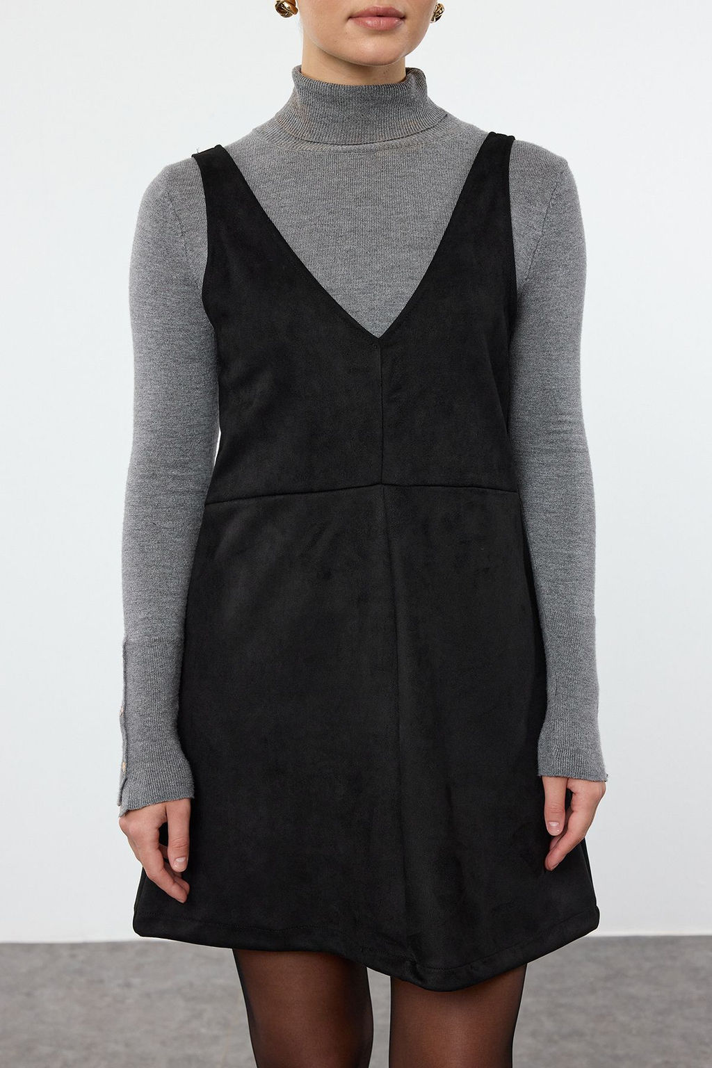 Siyah V Yaka Jile Suet Mini Orme Elbise TWOAW24EL00543