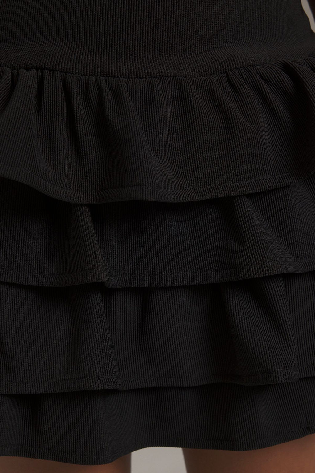 TRENDYOLMILLA Beyaz Duz Volanl? / F?rf?rl? Mini Esnek Orme Elbise TWOSS25EL00388 фото 9