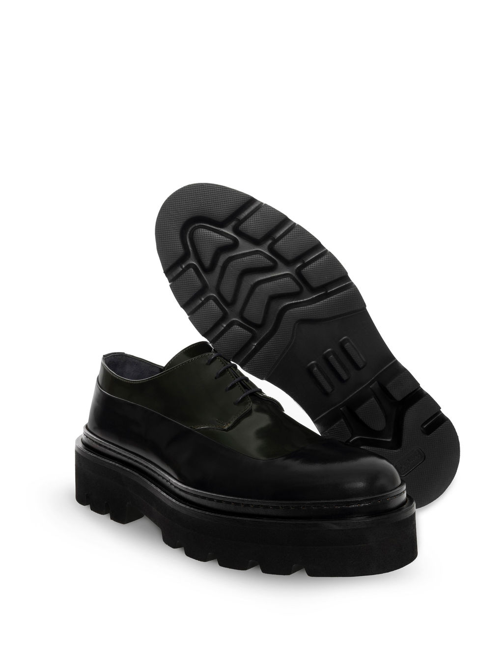 Классическая обувь цвета хаки