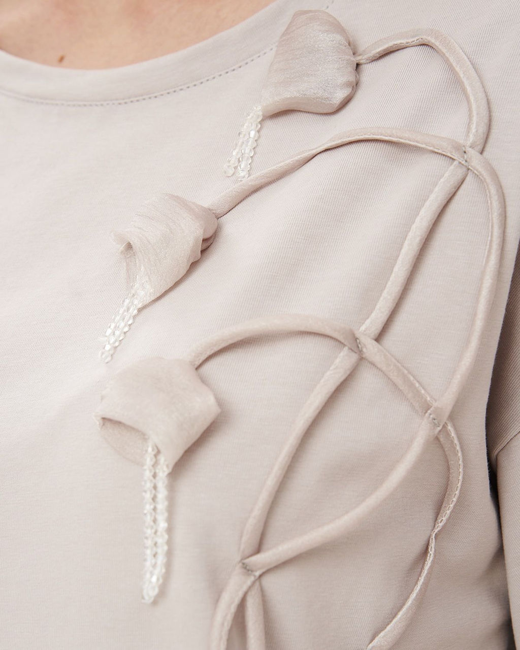 Футболка с объёмными цветами FAS005 - Sahar art lab фото 2