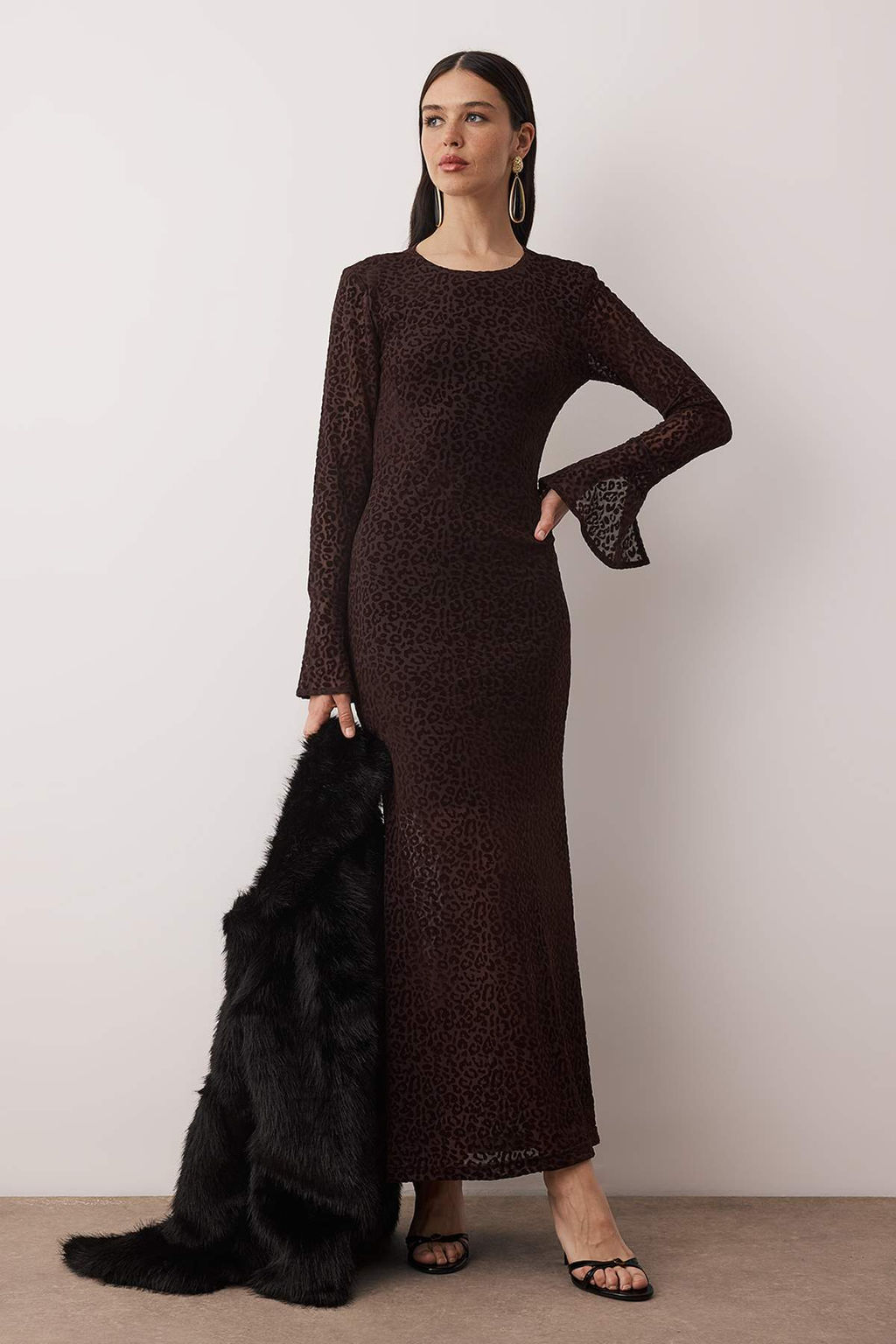 TRENDYOLMILLA Siyah Flok Bask?l? Tul Midi Boy Astarl? Elbise TPRAW25EL00165  фото 7