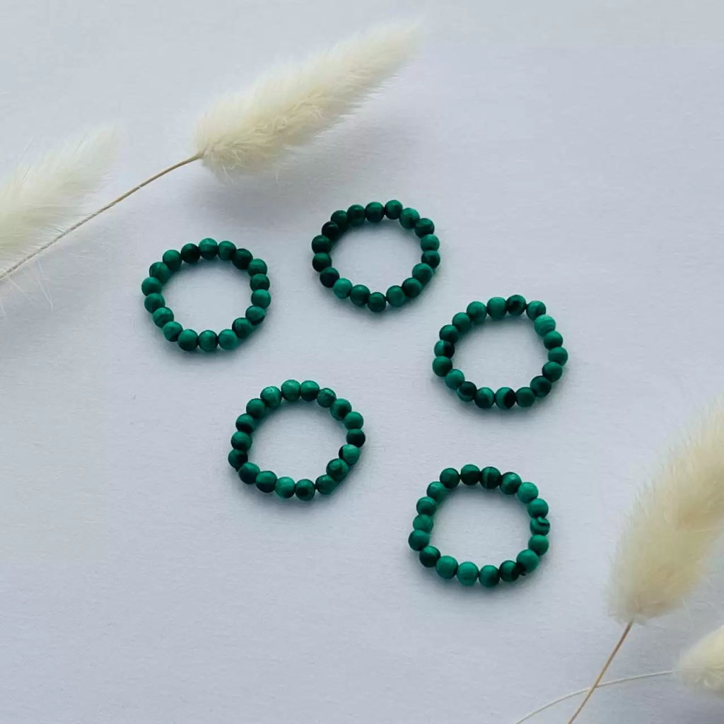 Кольцо на резинке из Малахита 16 р.