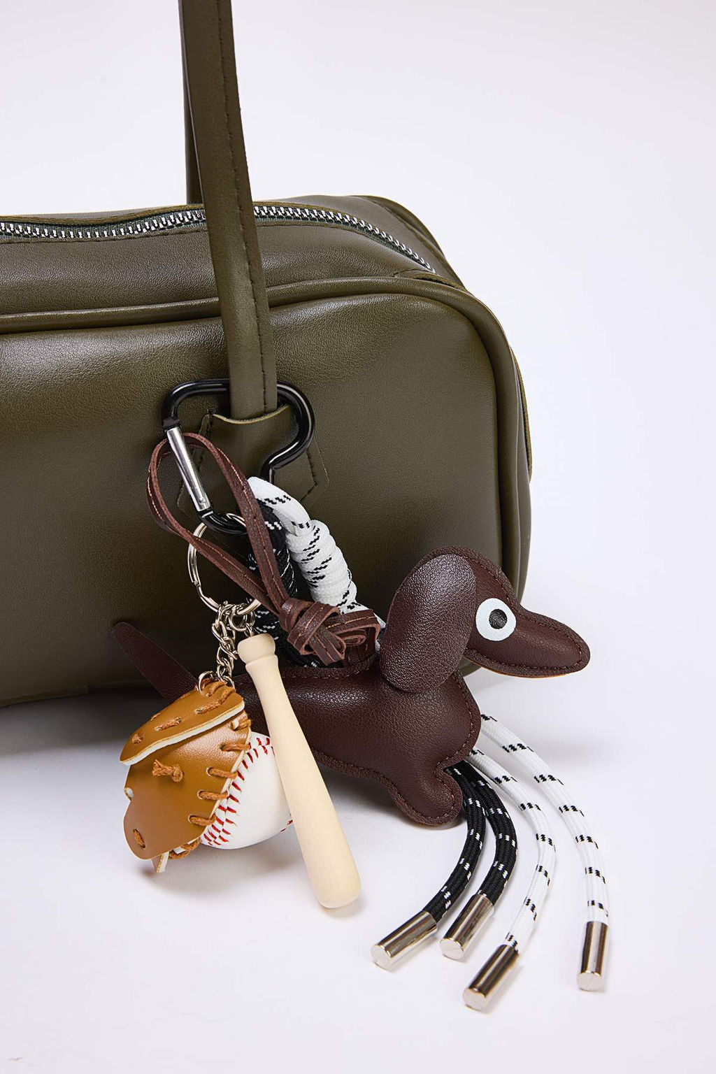 Haki Charm Detayl? Kad?n Orta Boy Mini Bowling Omuz Canta TAKSS25OC00021