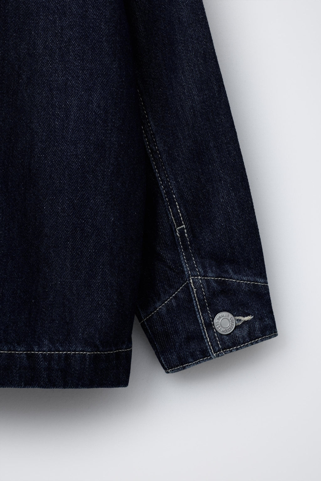 DENIM JACKET WITH LABEL