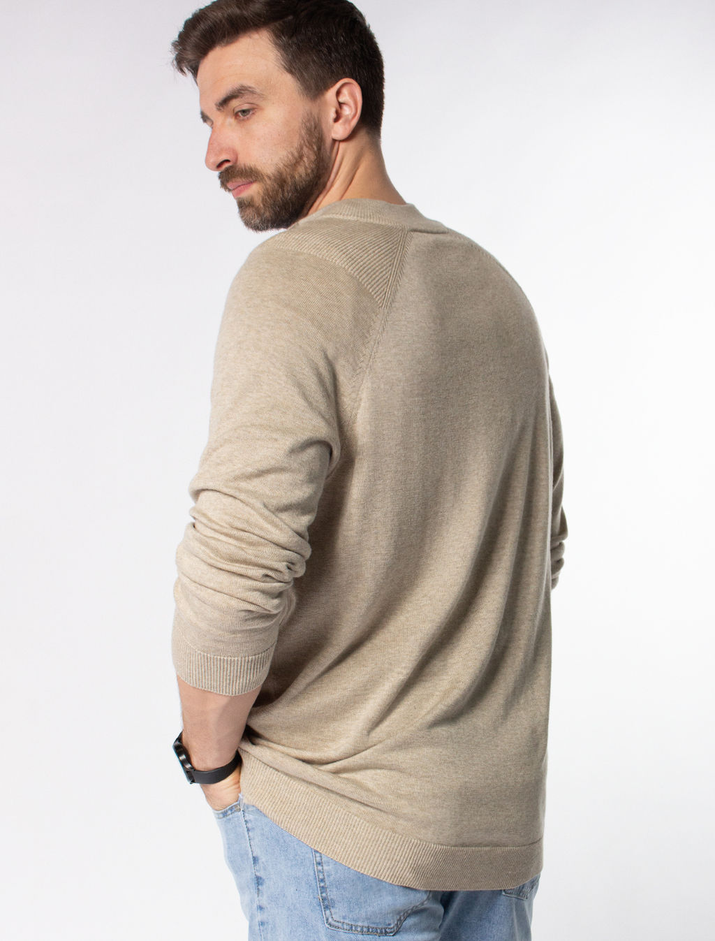 Джемпер тонкой вязки с застежкой на пуговицы