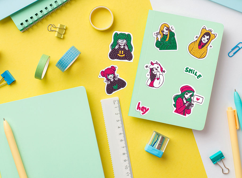 Кристальная (алмазная) мозаика ФРЕЯ ALVN-141 наклейки Яркие девочки 19.5 х 14 см