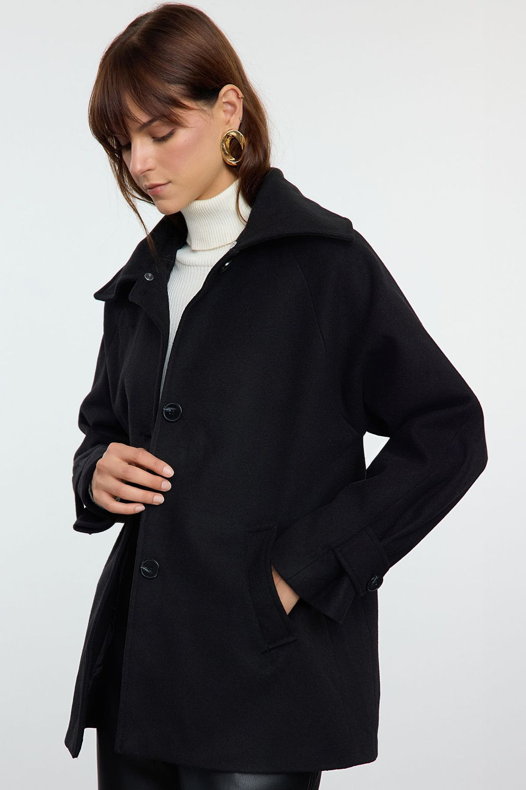 Siyah C?kar?labilir Yaka Kurk Detayl? Regular Midi Yunlu Kaban TWOAW25KB00070