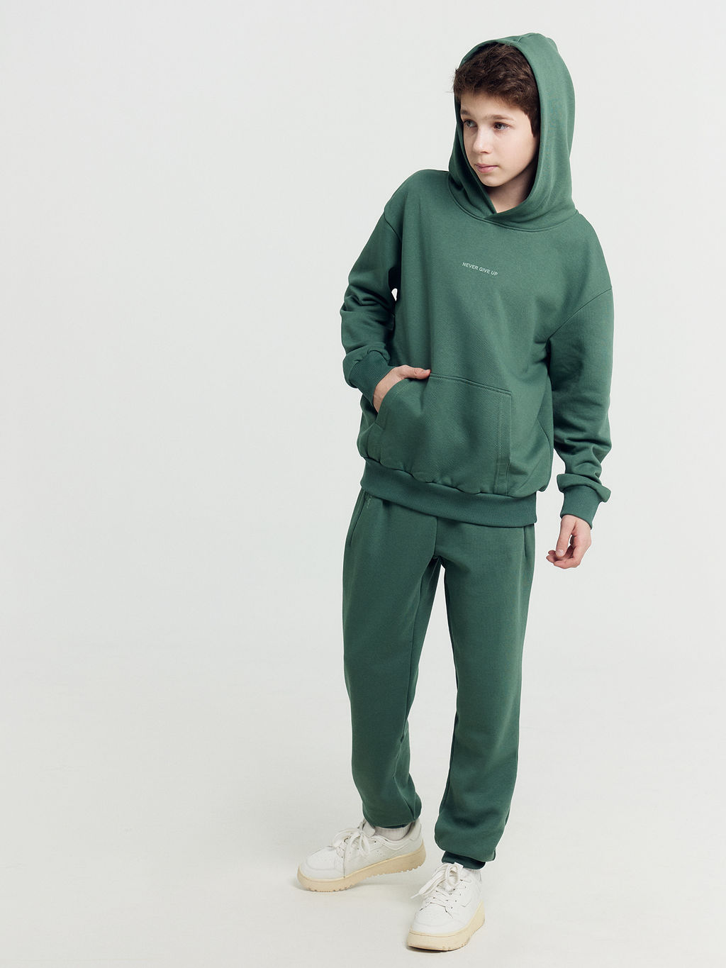 Комплект для мальчиков (анорак, брюки) зеленый с печатью - Mark formelle фото 4