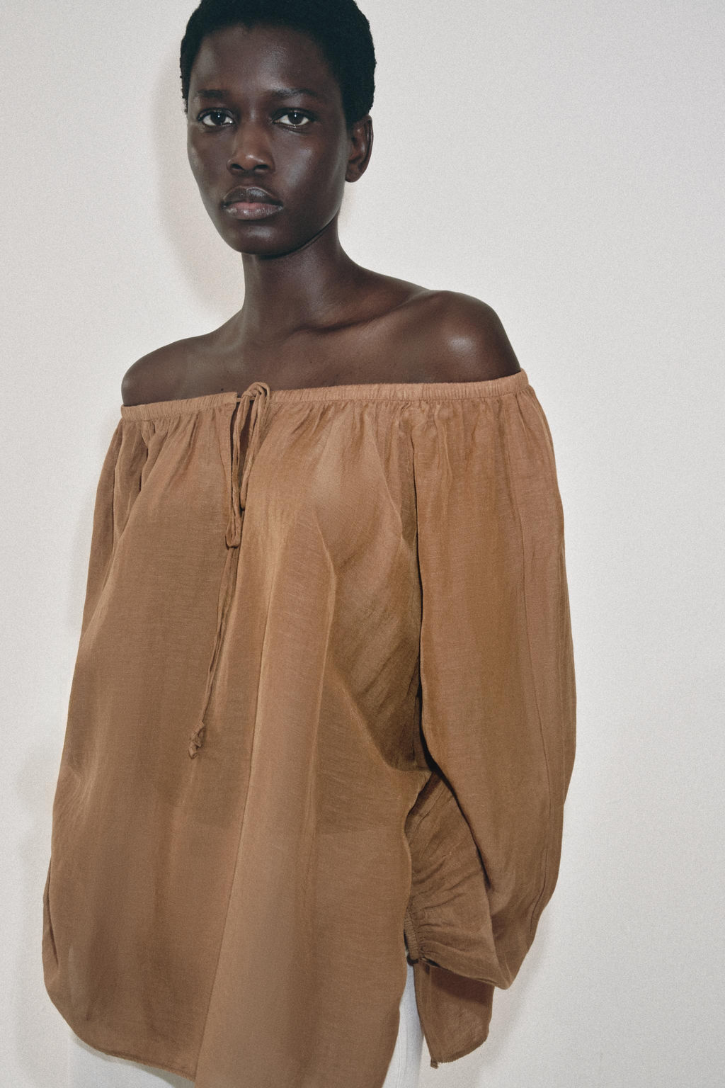 BLUSA CON LINO ZW COLLECTION / Toffe - Zara фото 2