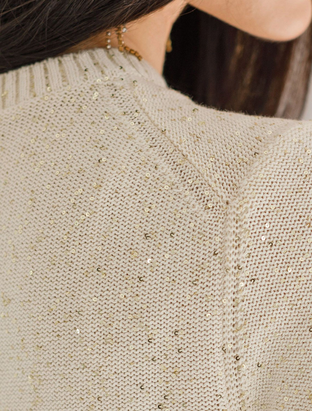 Платье вязаное из хлопковой пряжи с пайетками