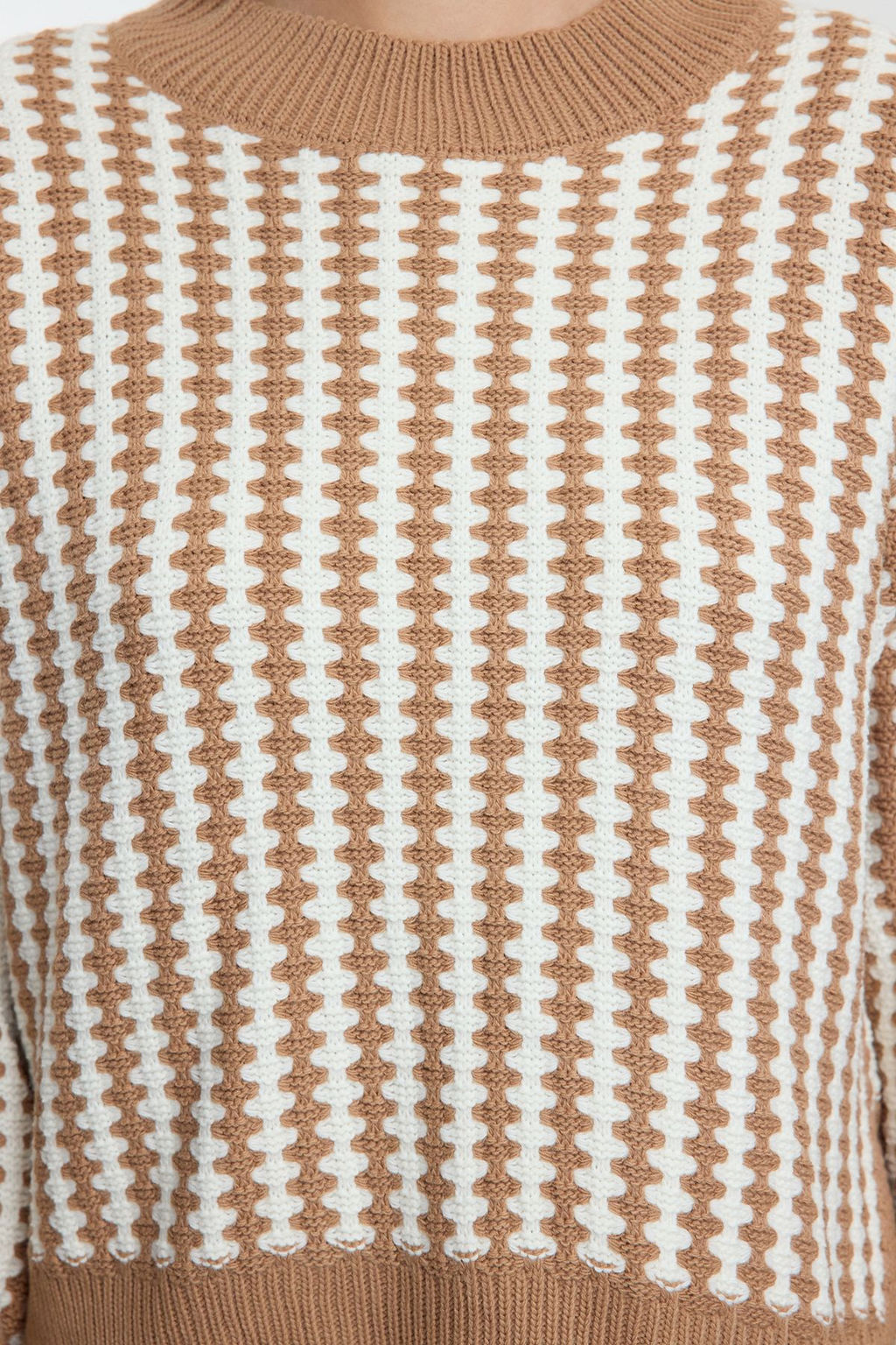 TRENDYOLMILLA Camel Basic Cizgili Triko Kazak TWOAW25KZ00254