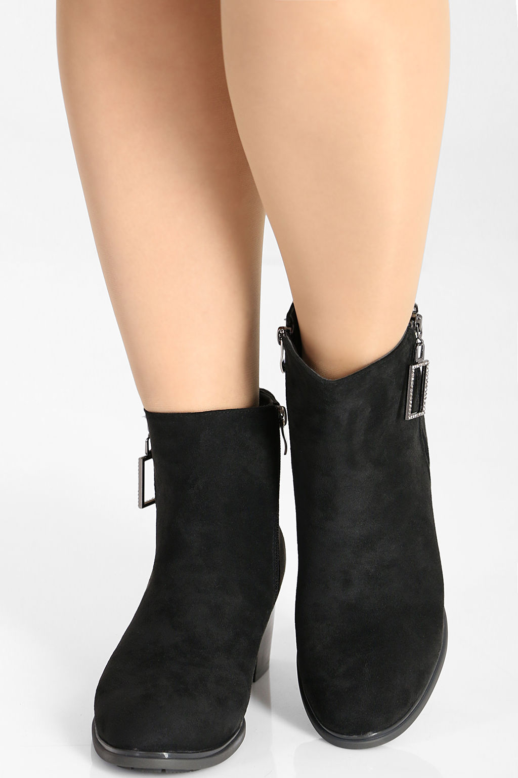 Ботинки из искусственной замши