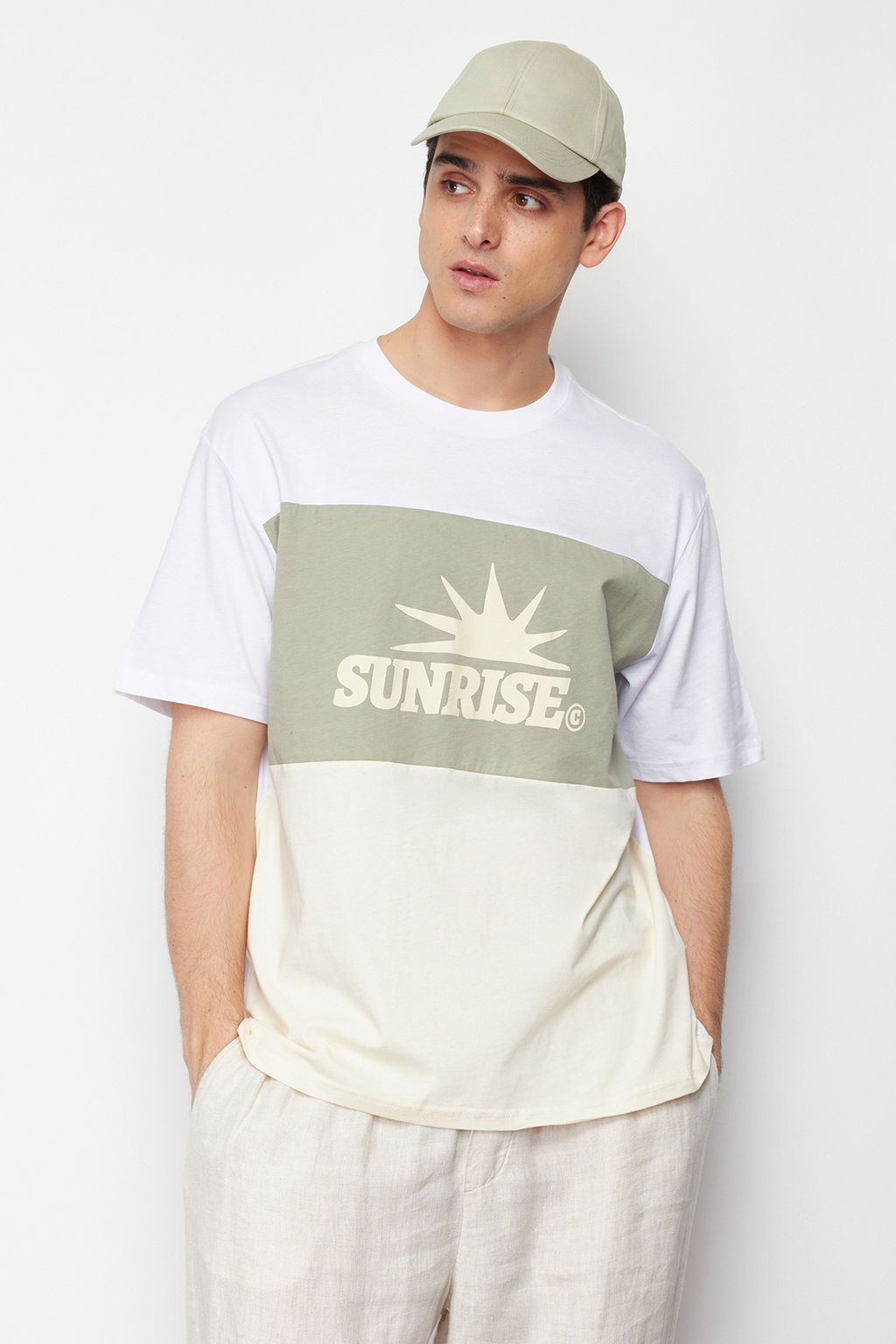 Siyah Oversize/Genis Kesim Yaz? Bask?l? Renk Bloklu %100 Pamuklu K?sa Kol T-Shirt TMNSS24TS00129 - Trendyolmilla фото 9