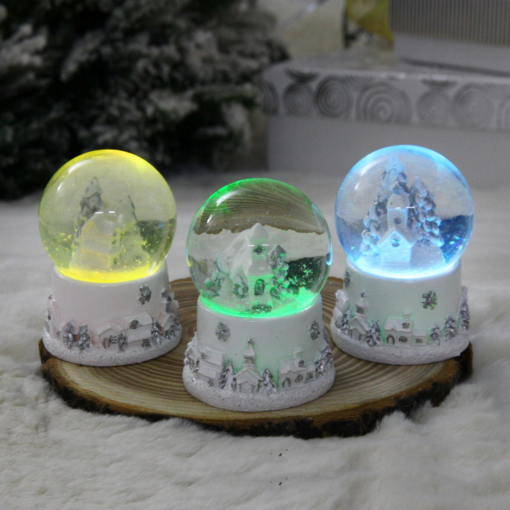 Сувенир Снежный шар "Новогодние пейзажи" 4.5*4.5*6 см (с подсветкой), микс
