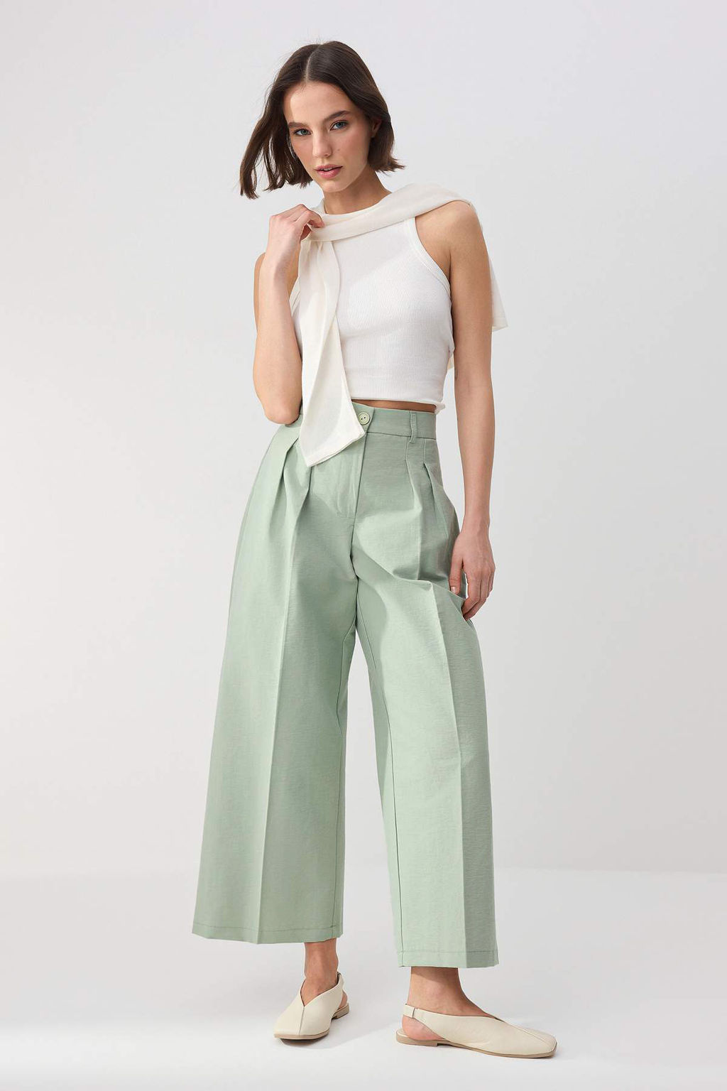 Trendyolmilla Wardrobe Essentials Ac?k Haki Gabardin Crop Wide Leg Pantolon | TWOSS26PL00024