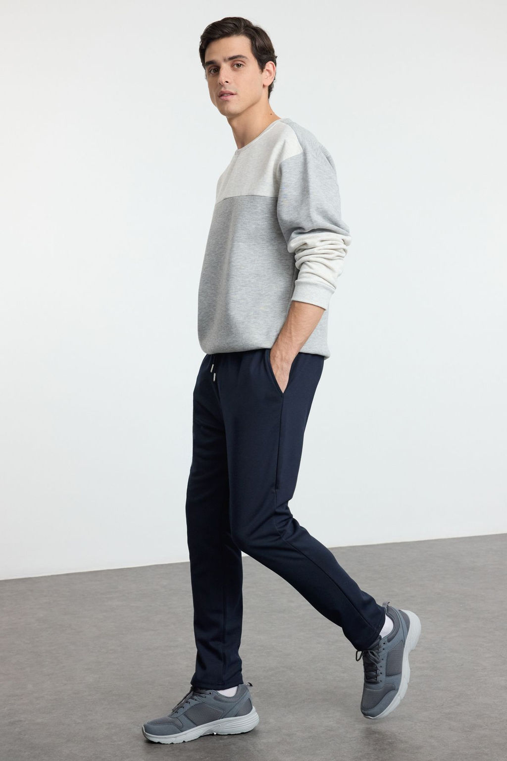 TRENDYOL MAN Ac?k Lacivert Jogger Fit Beli Bagc?kl? Dokulu Kumas Pantolon TMNSS24PL00027 - Trendyolmilla фото 6