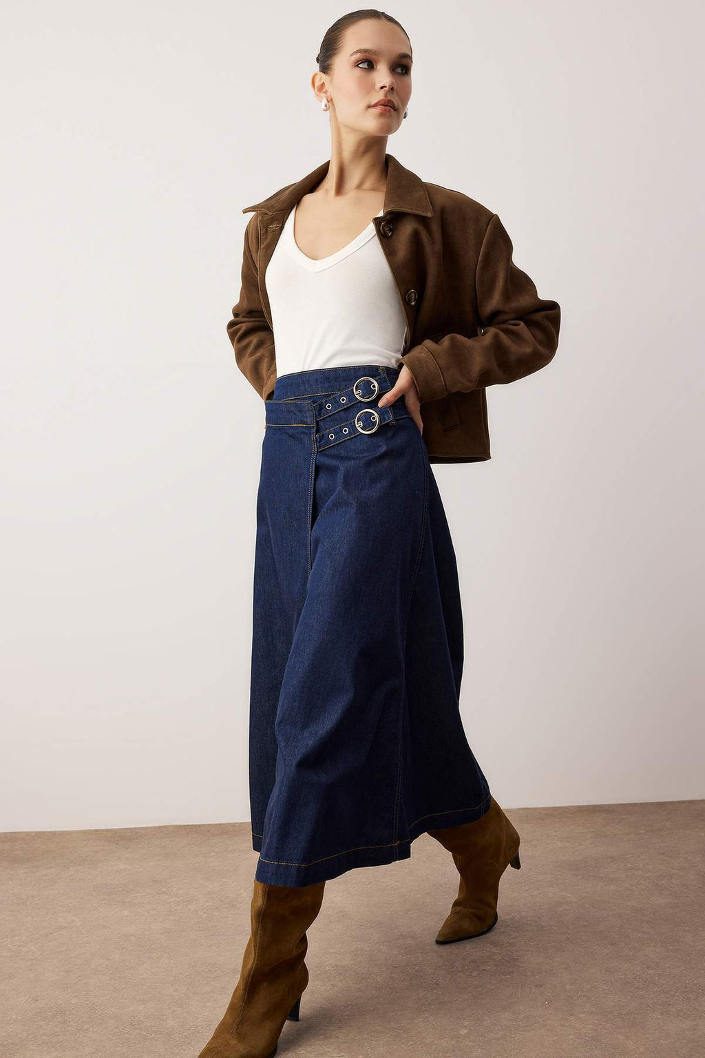 Koyu Mavi Kemer Detayl? Midi Denim Etek TWOAW26ET00120 - Trendyolmilla фото 2