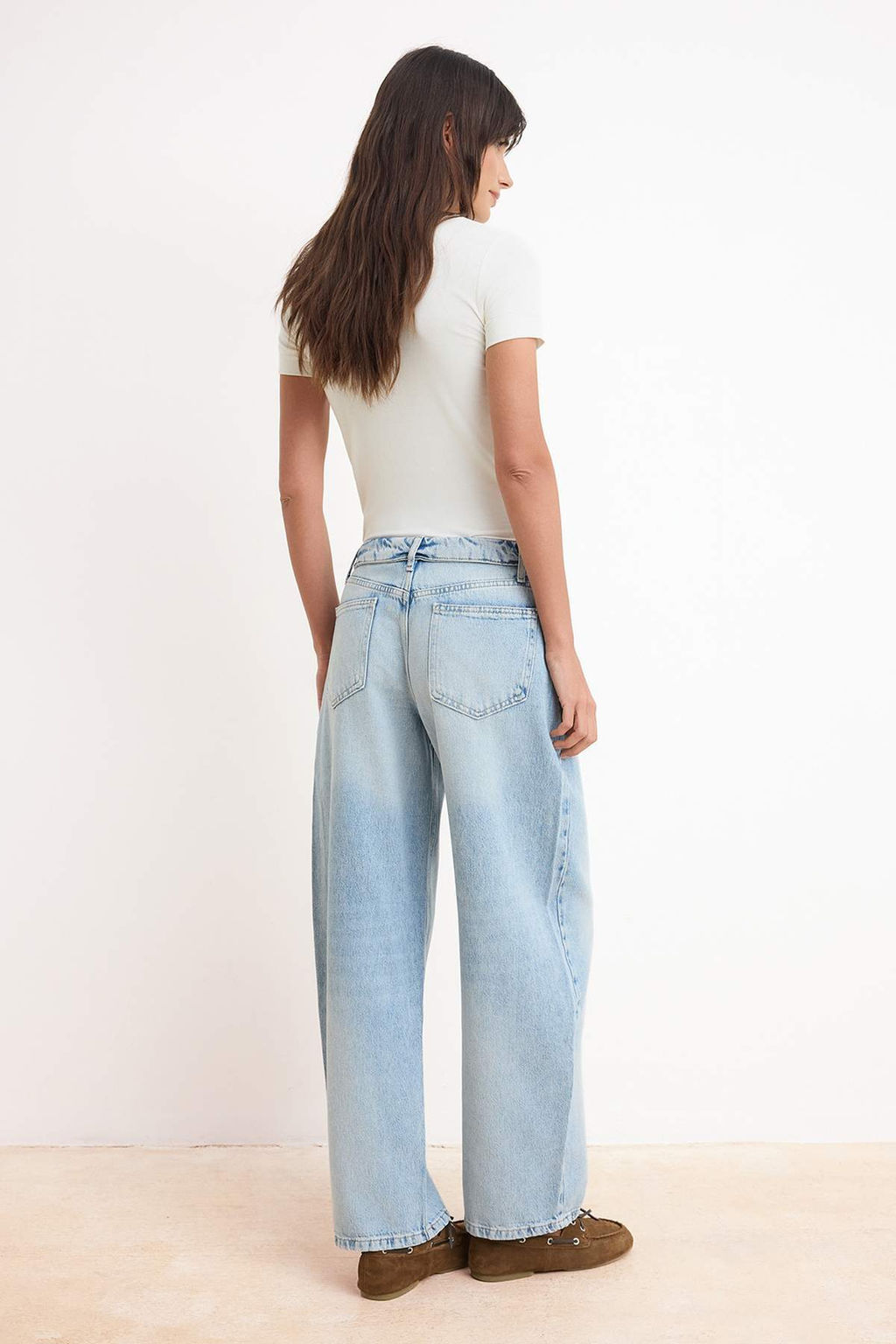 Mavi Dusuk Bel Baggy Fit Tencel Kar?s?ml? Barrel Jeans TWOSS26JE00193 - Trendyolmilla фото 5