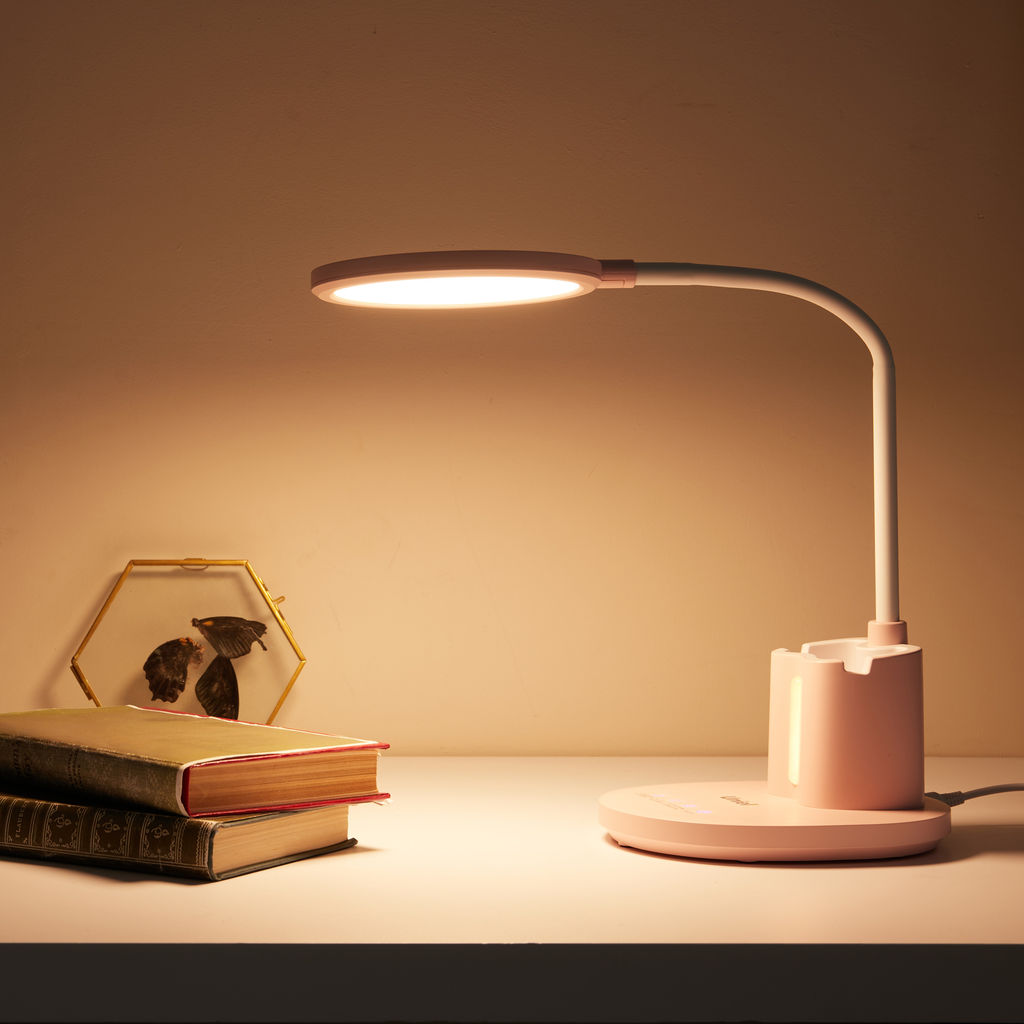 ULM-D150 15W/3000-6500K/DIM PINK Светильник настольный светодиодный с подставкой под телефон и канцелярские принадлежности. С ночной подсветкой. Сенсорный выключатель. Диммер. Розовый. TM Uniel