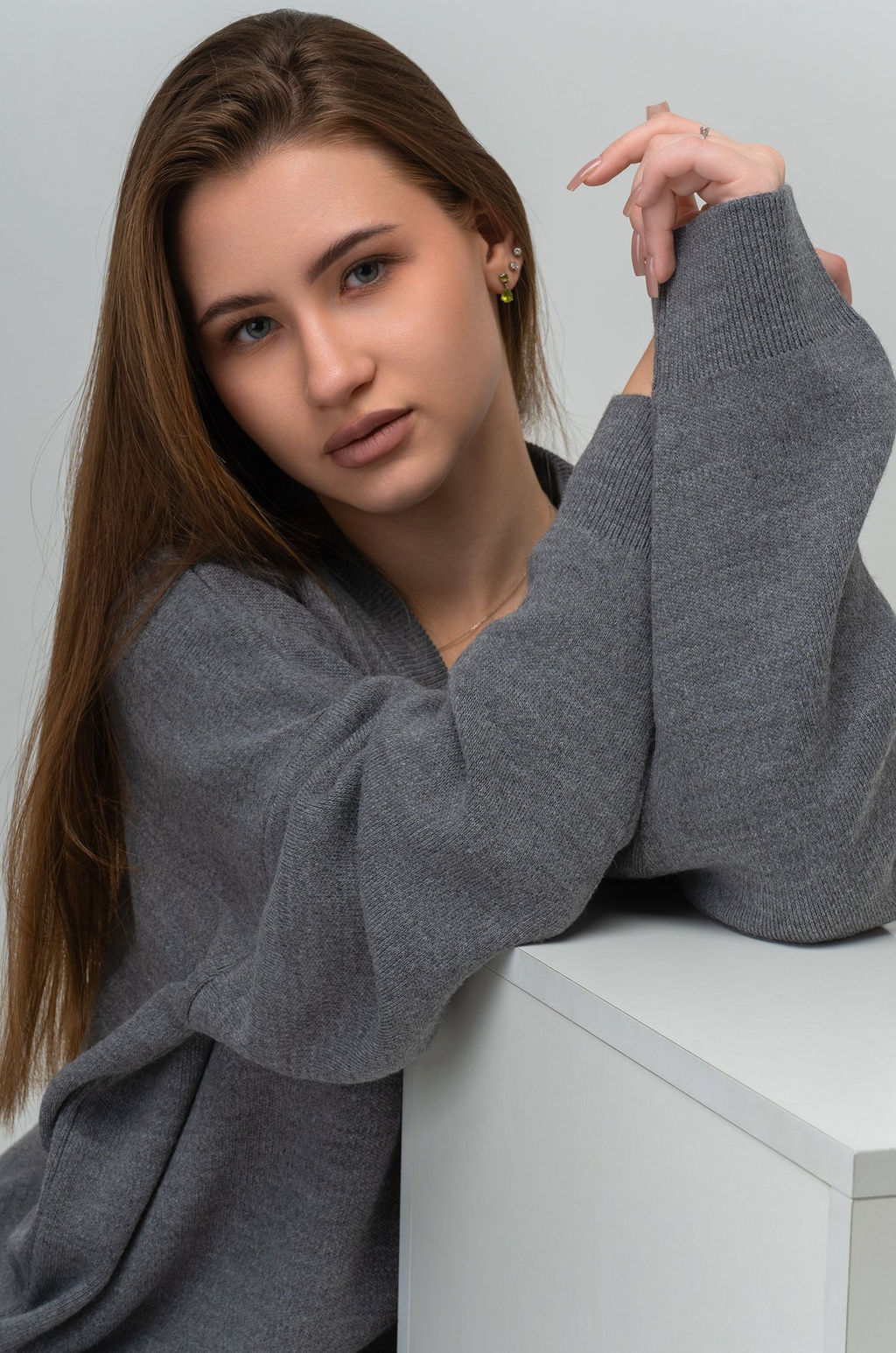 Женский удлиненный джемпер оверсайз с V-вырезом Happyfox - Happy fox фото 8