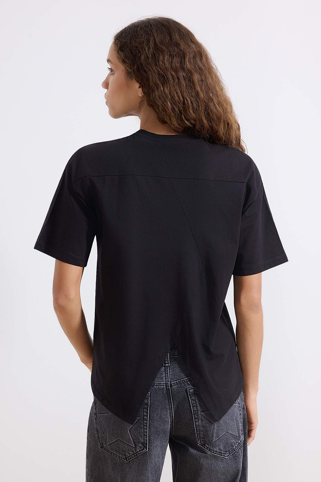 TRENDYOLMILLA Visne Curugu %100 Suprem Oversize/Genis Kesim Asimetrik S?rt Detayl? Orme T-Shirt TWOSS25TS00040  фото 13