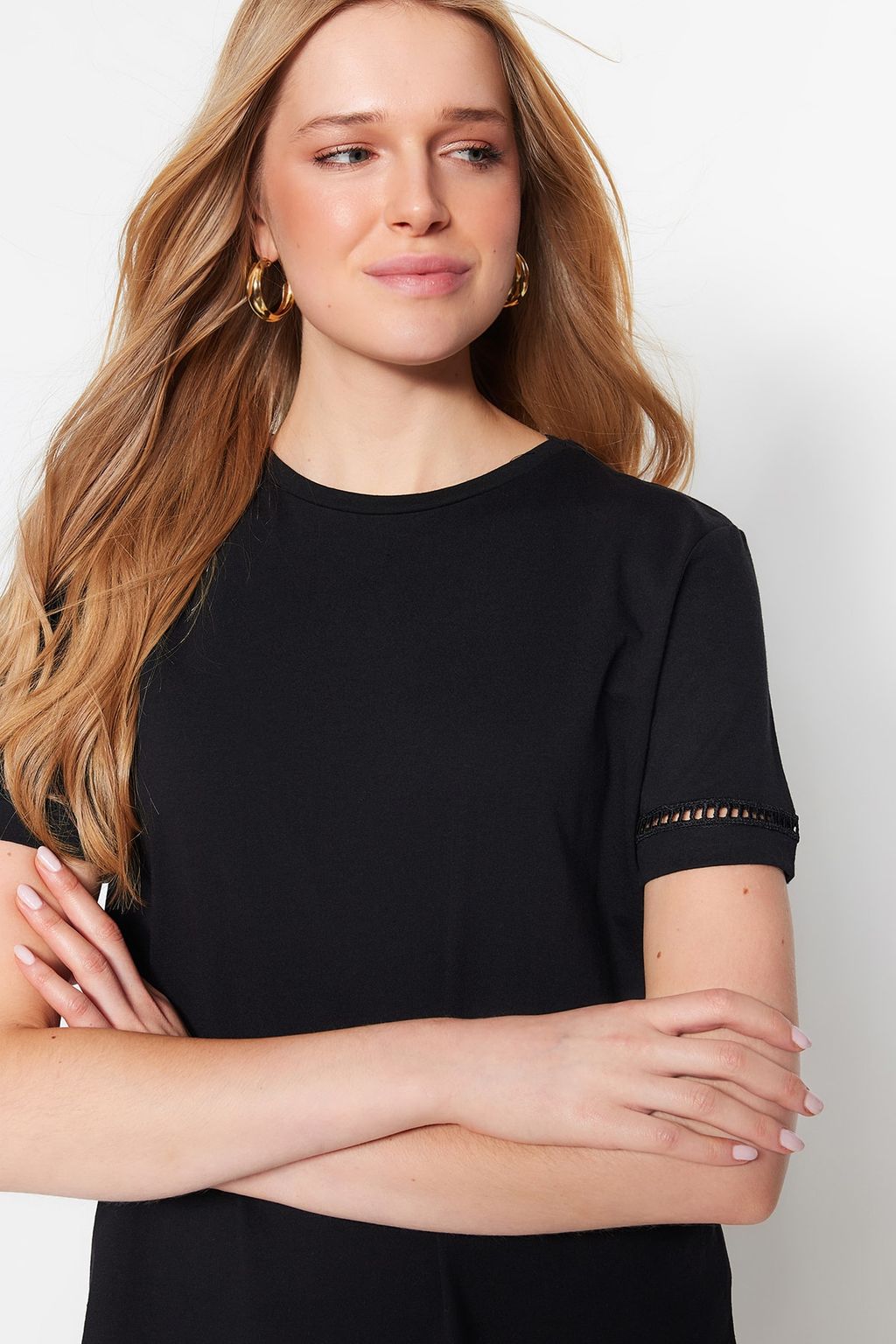 Siyah %100 Pamuk Isleme Detayl? Basic Bisiklet Yaka Orme T-Shirt TWOSS23TS00012