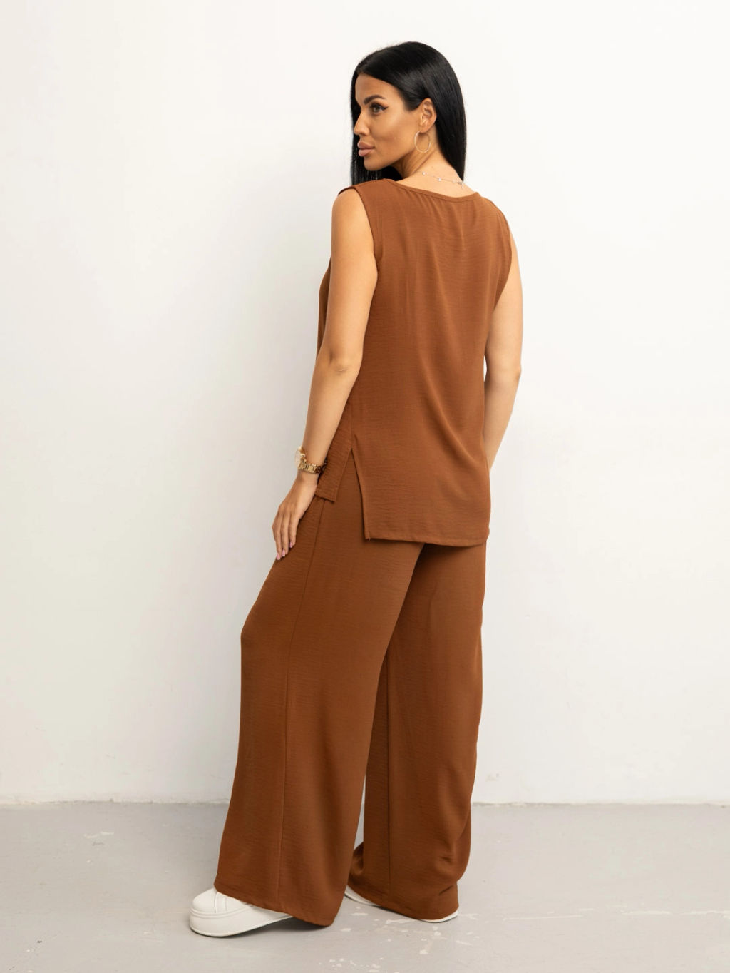 Костюм женский, цвет коричневый