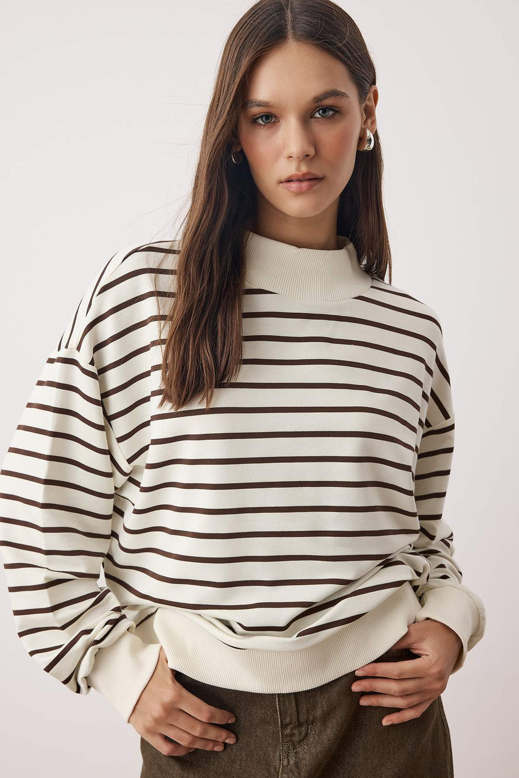 Kahverengi Cizgili Oversize/Genis Kal?p Orme Sweatshirt TWOAW26SW00102