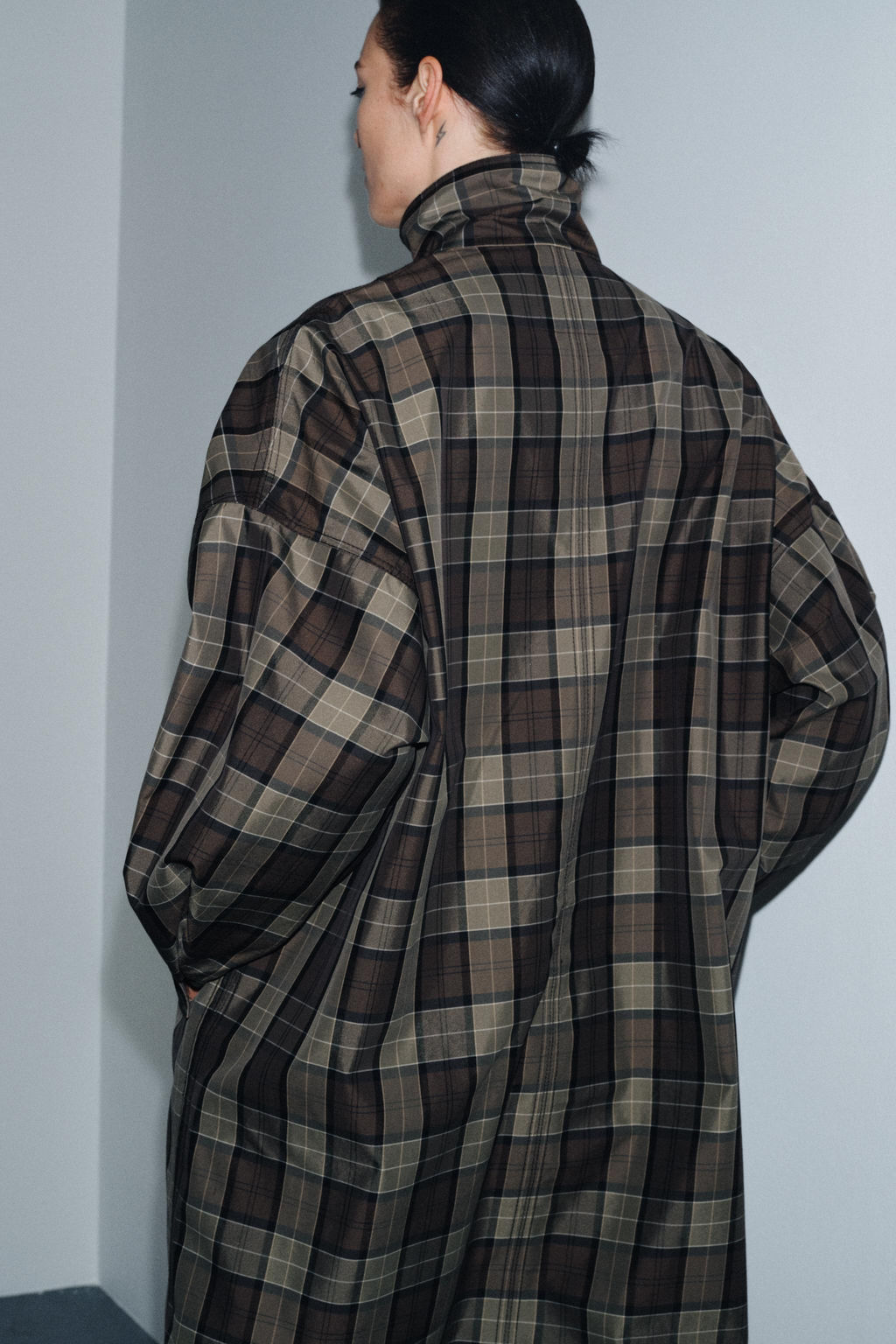 ZW COLLECTION LIMITED EDITION CHECKED TRENCH COAT - Zara фото 2