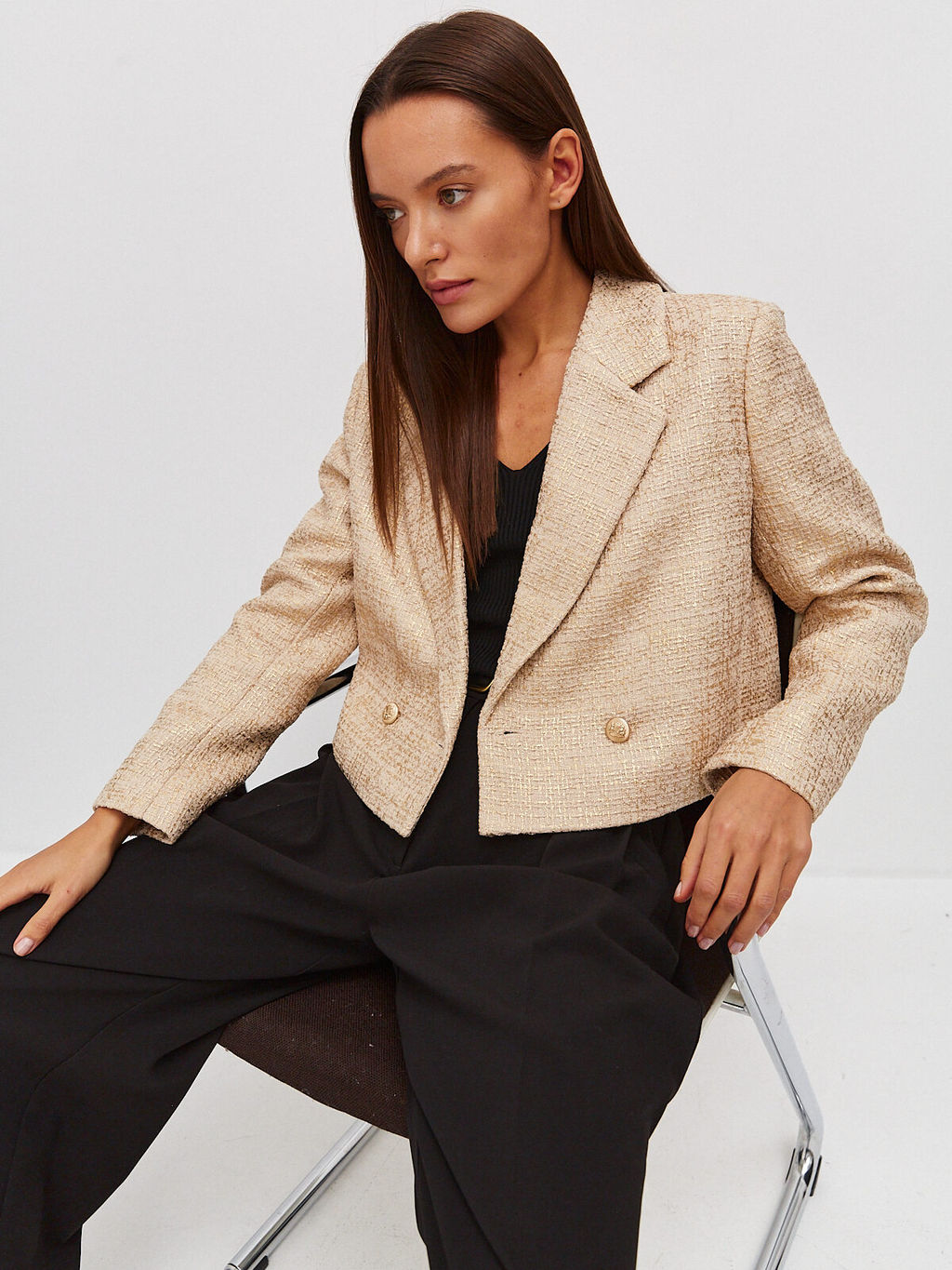 Укороченный жакет с золотым накатом - TO BE ONE фото 4
