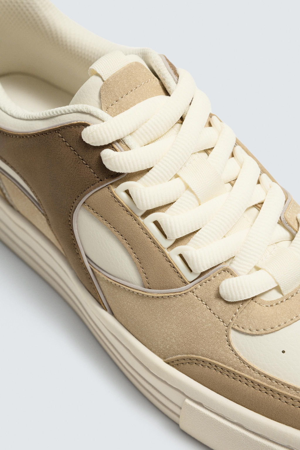 RETRO TRAINERS