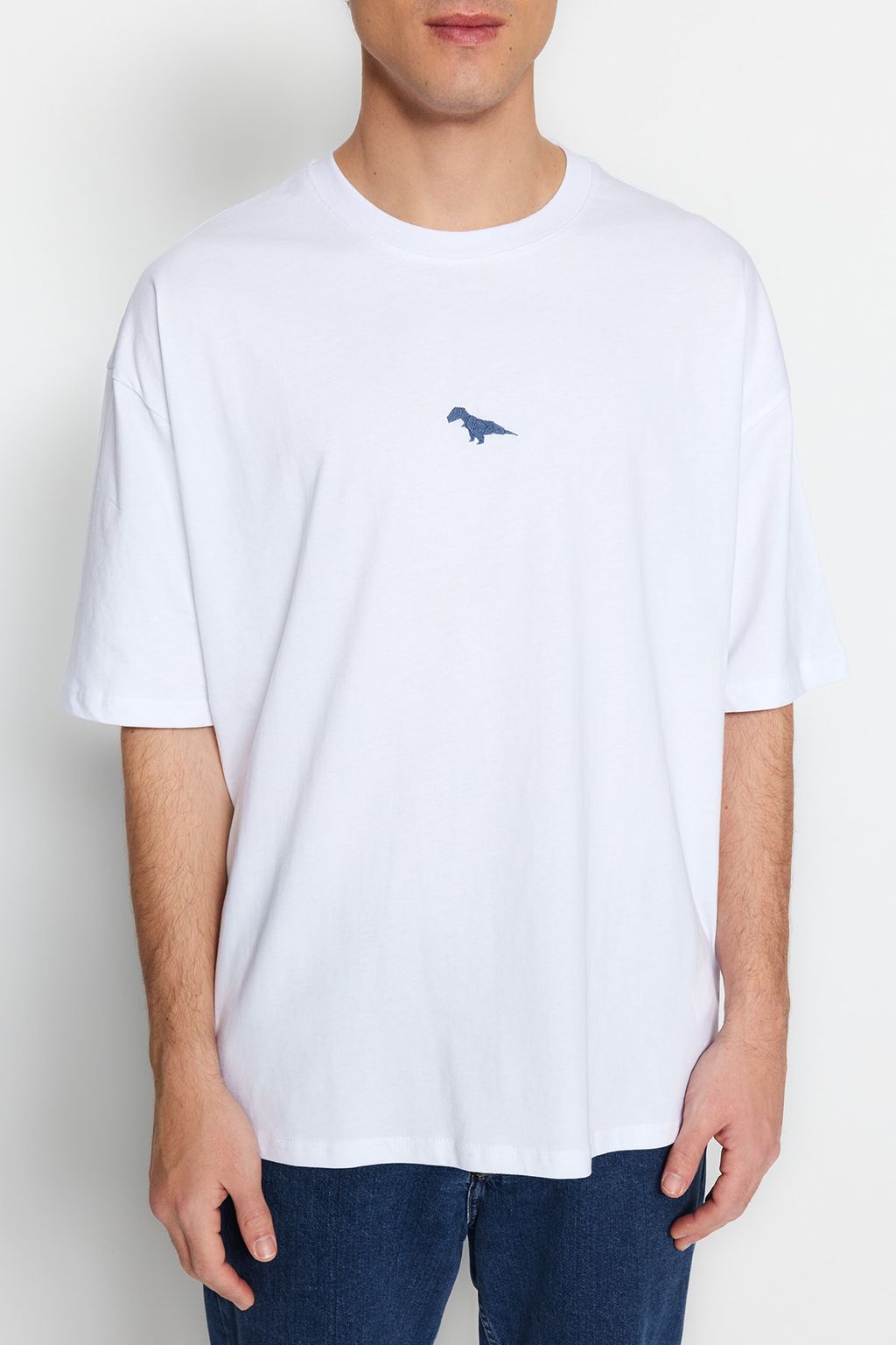 Beyaz Oversize/Genis Kesim K?sa Kol Dinozor Nak?sl? %100 Pamuklu T-Shirt TMNSS23TS00243