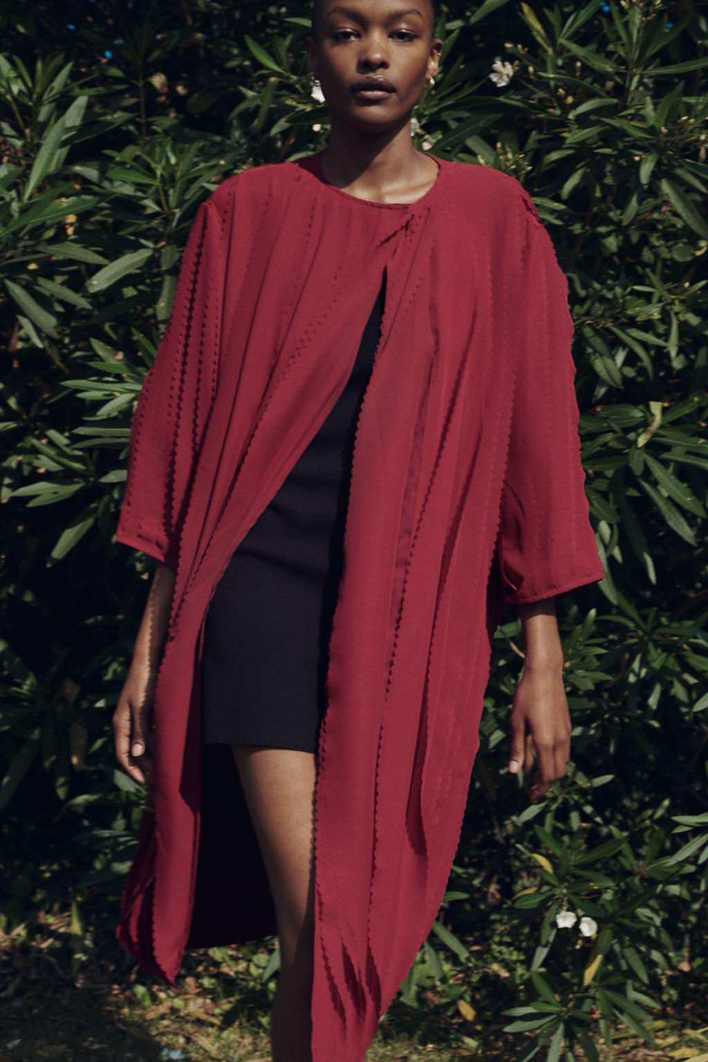 TEXTURED WAVY COAT - Zara фото 3