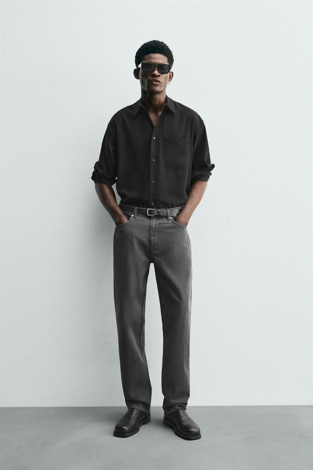 RELAXED STRAIGHT-LEG JEANS