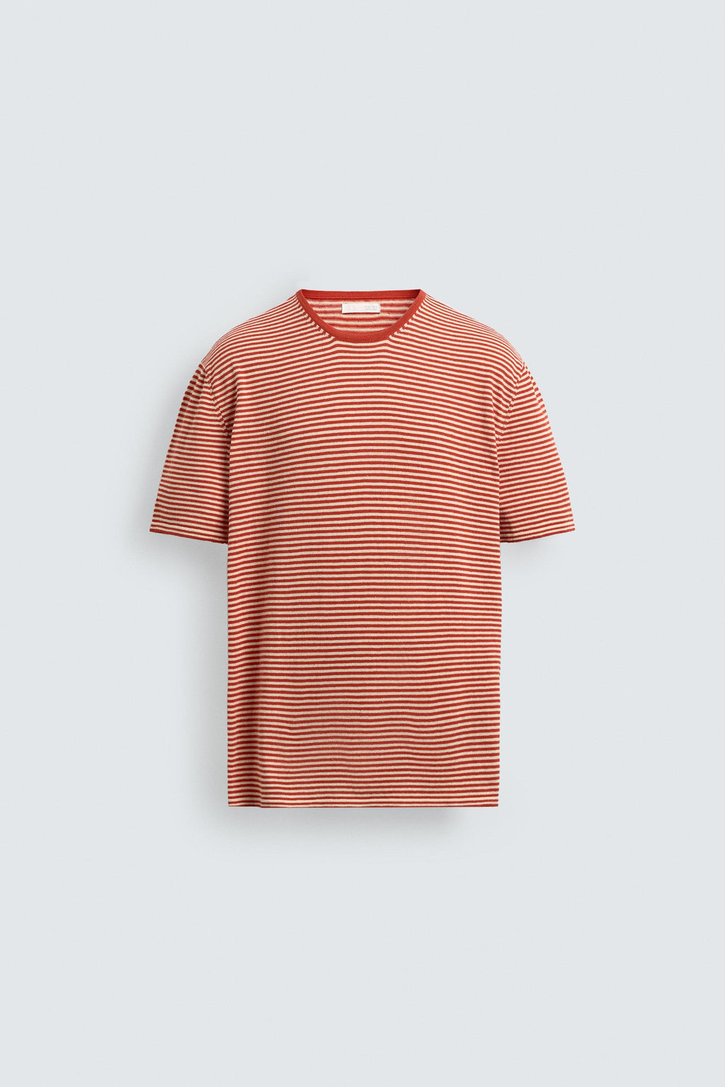 CAMISETA PUNTO REGULAR FIT RAYAS / Blanco / Rojo
