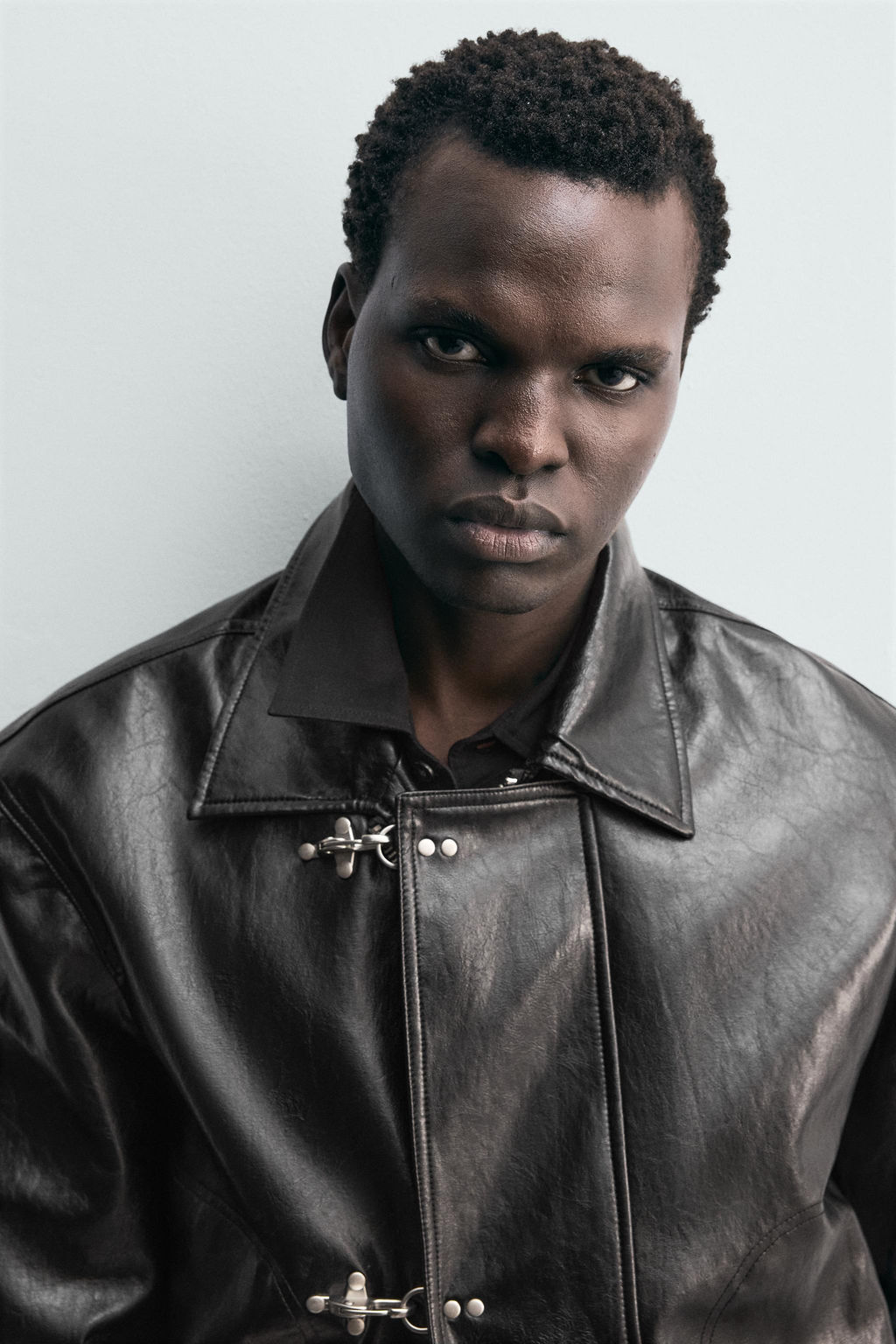 LEATHER EFFECT JACKET WITH FIREMAN CLASPS - Zara фото 6