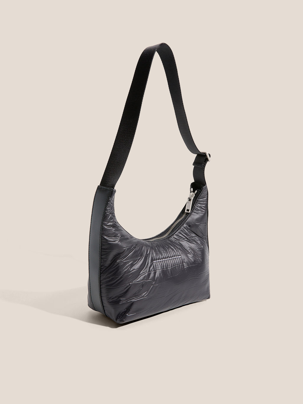 Кросс-боди MM6 MAISON MARGIELA NYLON MINI BAG Артикул 4663520, черный - Officine creative фото 3