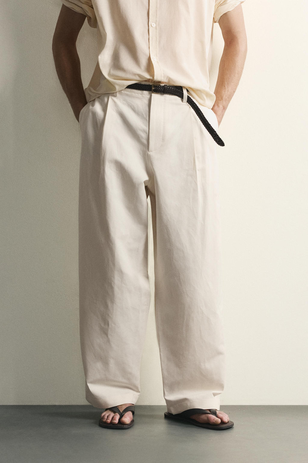 PANTAL?N RELAXED FIT PLIEGUES / Crudo - Zara фото 2