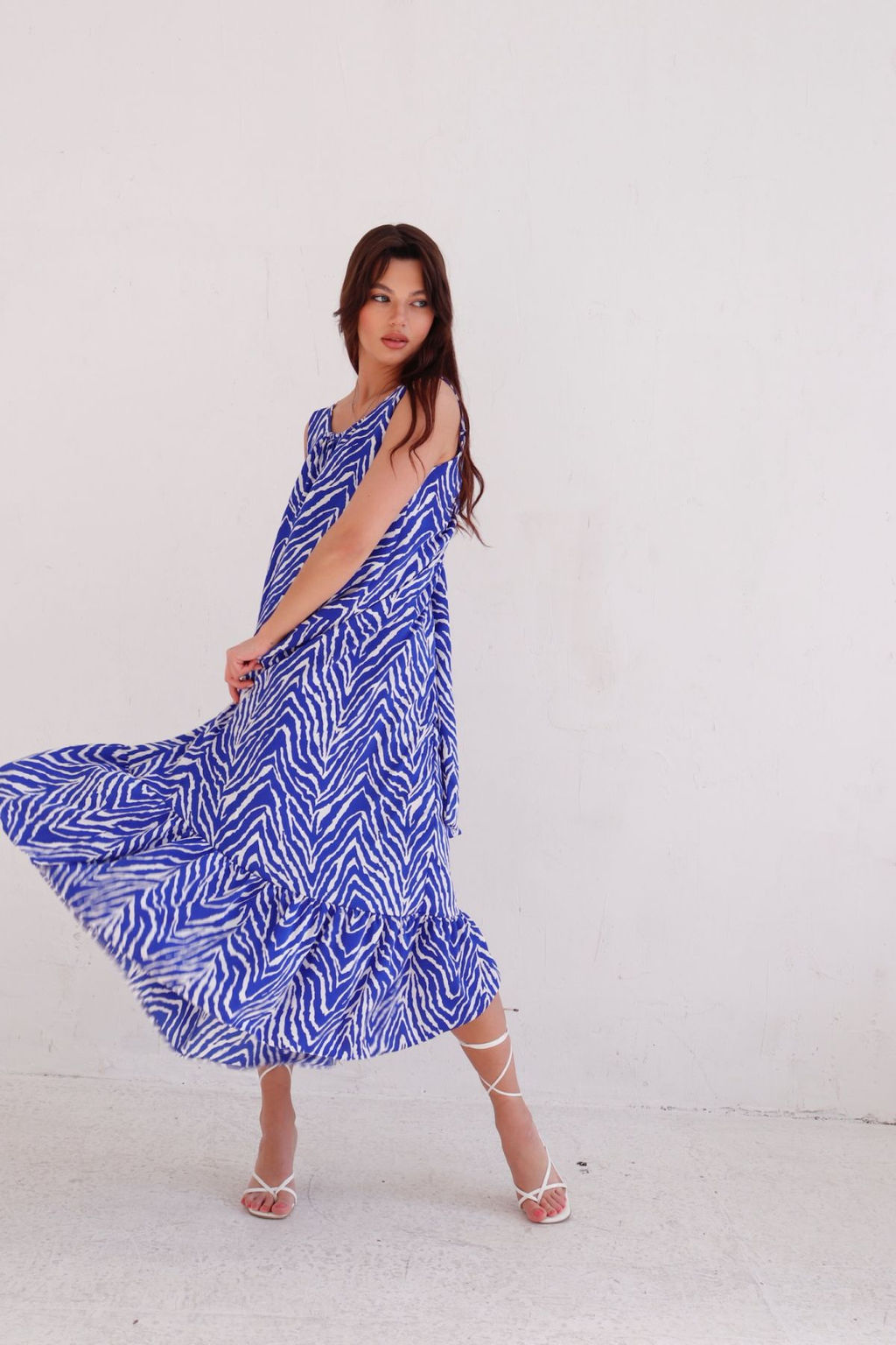 9413 Платье Мальдивы для пляжа и фотосъёмки сине-белое (остаток: 42-44) - Martichelli фото 8