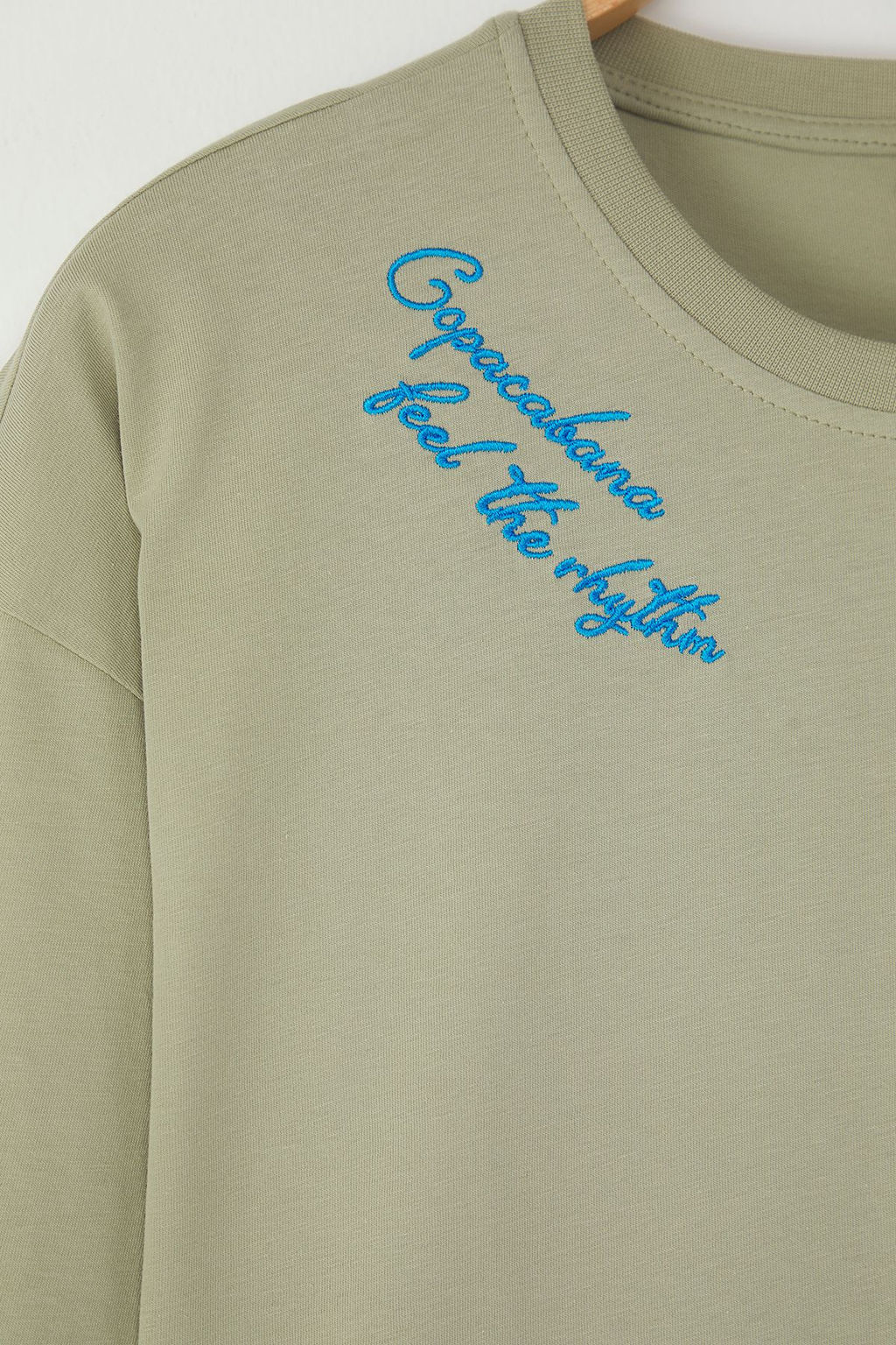 Trendyolmilla Man Mint Oversize/Genis Kesim Tropikal Bask?l? %100 Pamuk T-Shirt TMNSS25TS00218