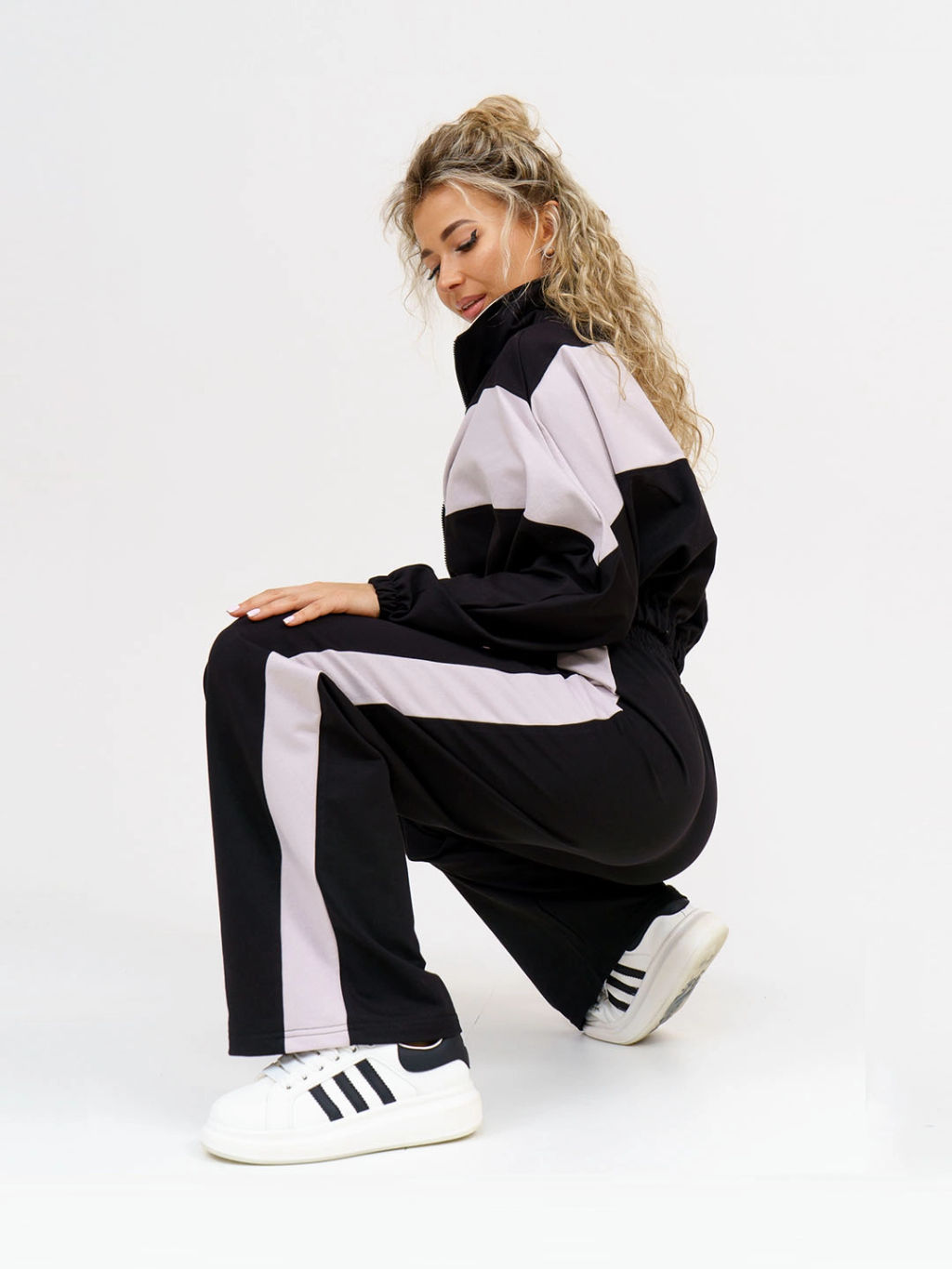 Костюм женский, цвет черный серый